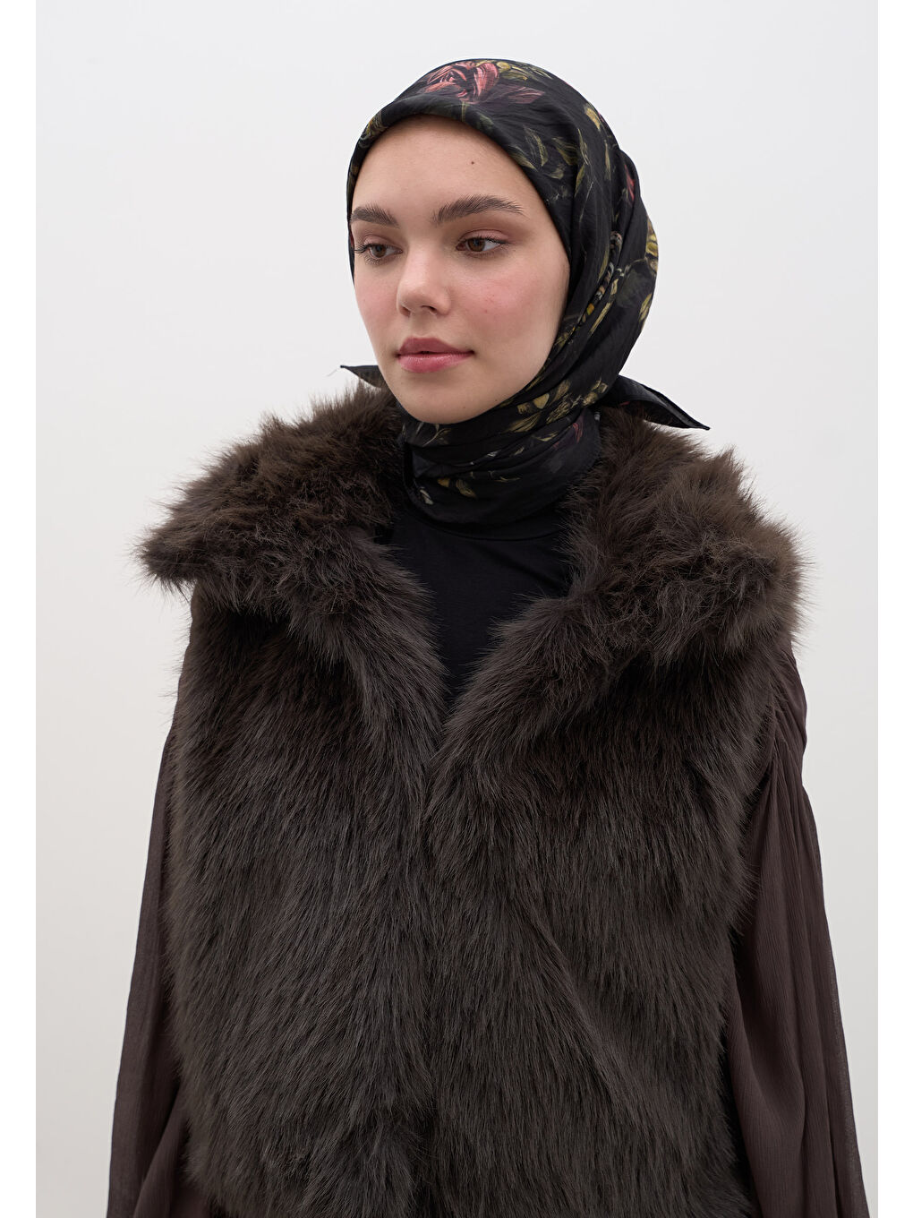 Gısele Desen Pamuklu Viskon Eşarp Siyah-1