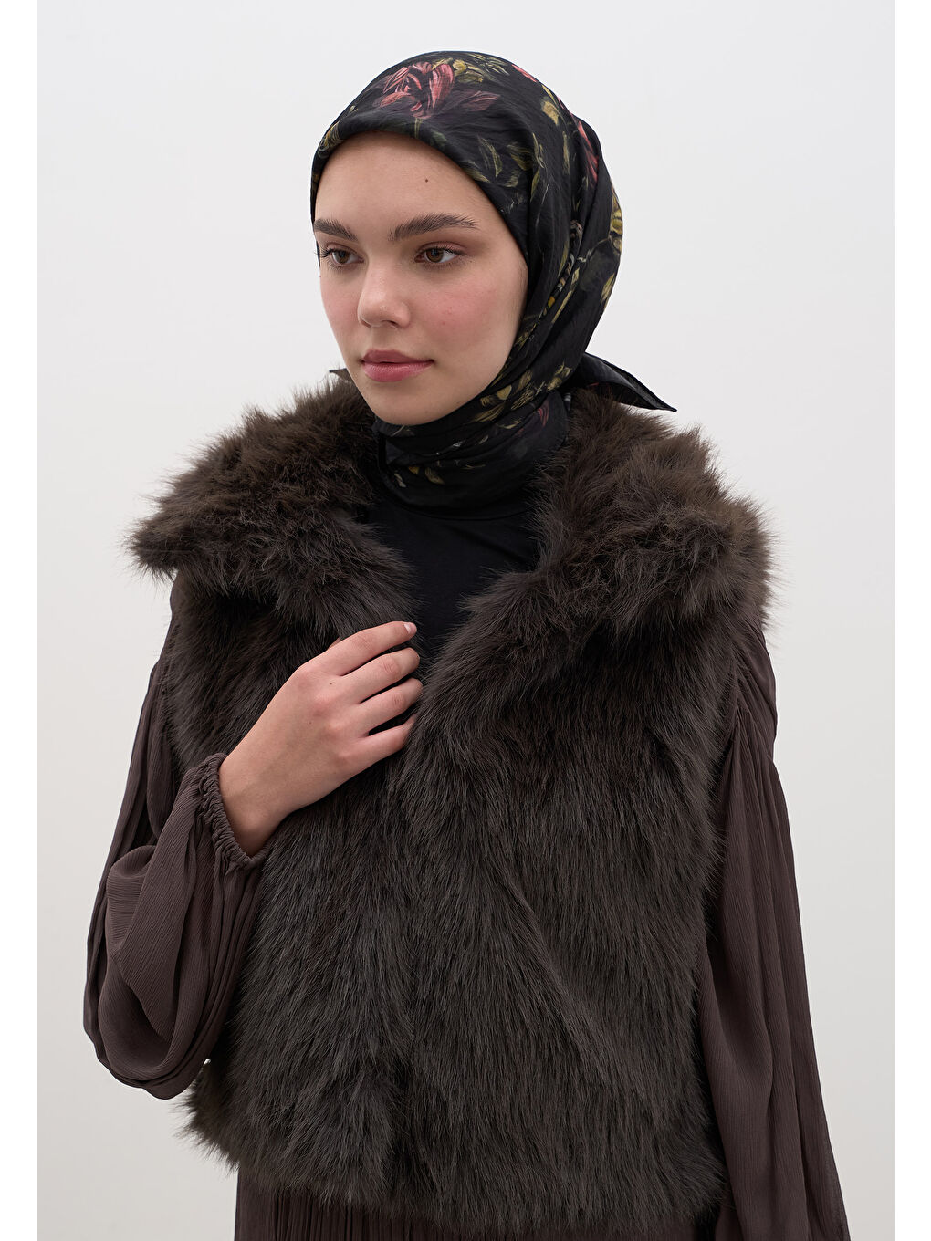 Gısele Desen Pamuklu Viskon Eşarp Siyah-2