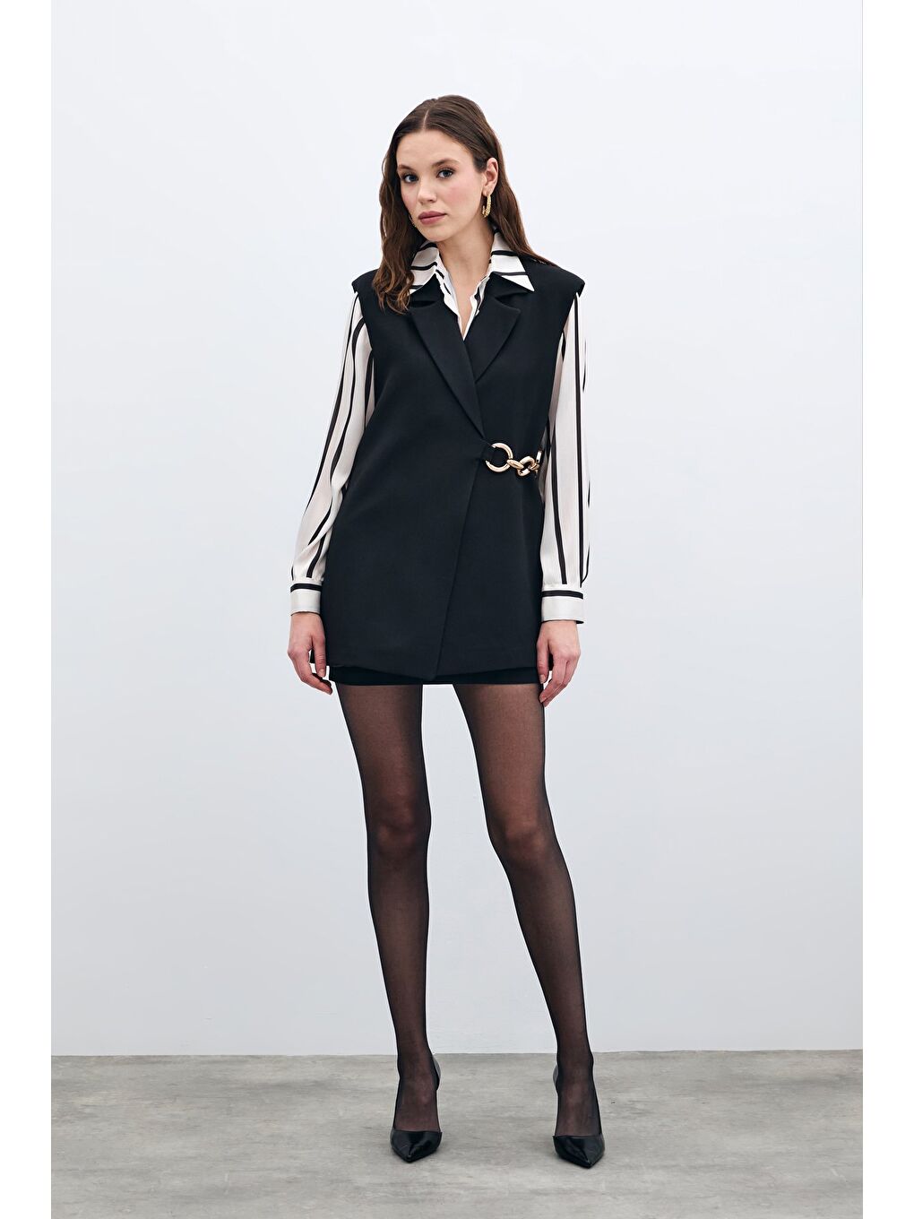 Yan Aksesuarlı Uzun Yelek - Siyah-2