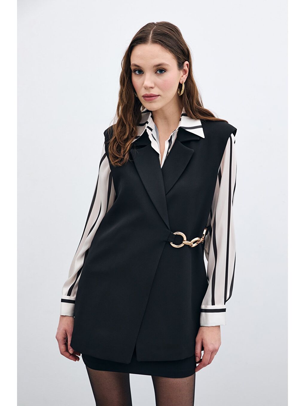 Yan Aksesuarlı Uzun Yelek - Siyah-4