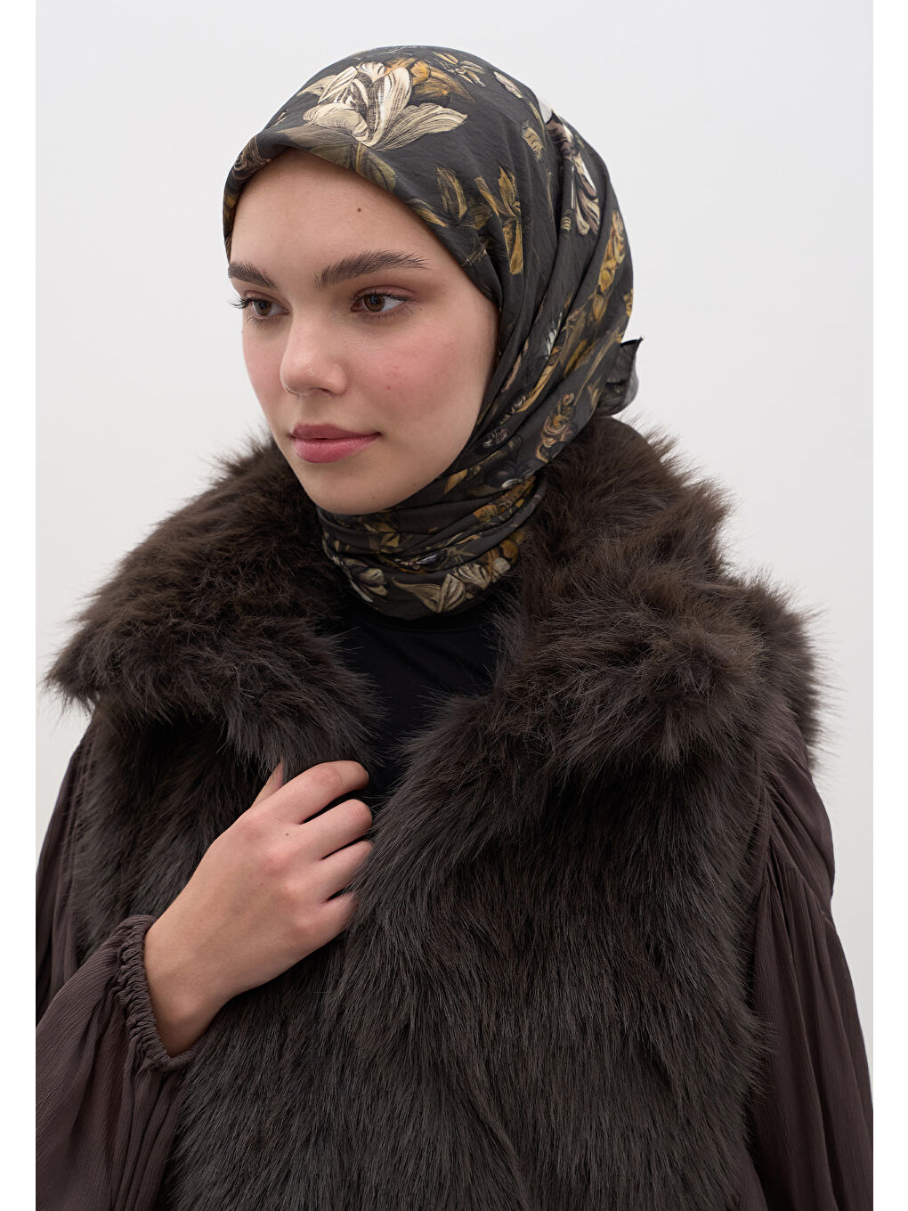 Gısele Desen Pamuklu Viskon Eşarp Antrasit-1