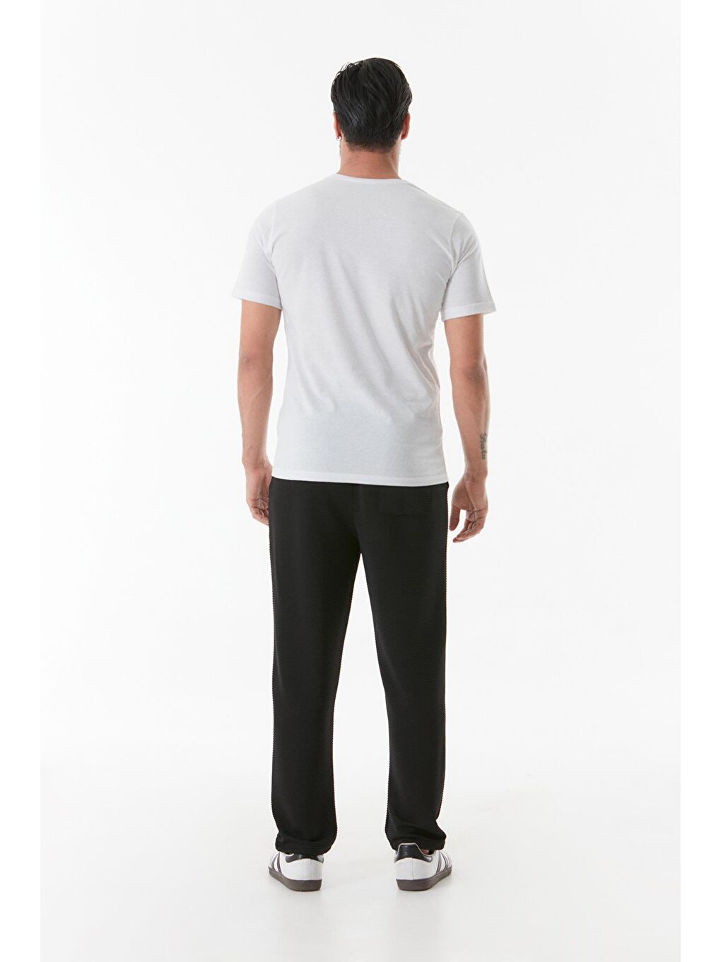 Beyaz Baskılı Bisiklet Yaka Tişört-3