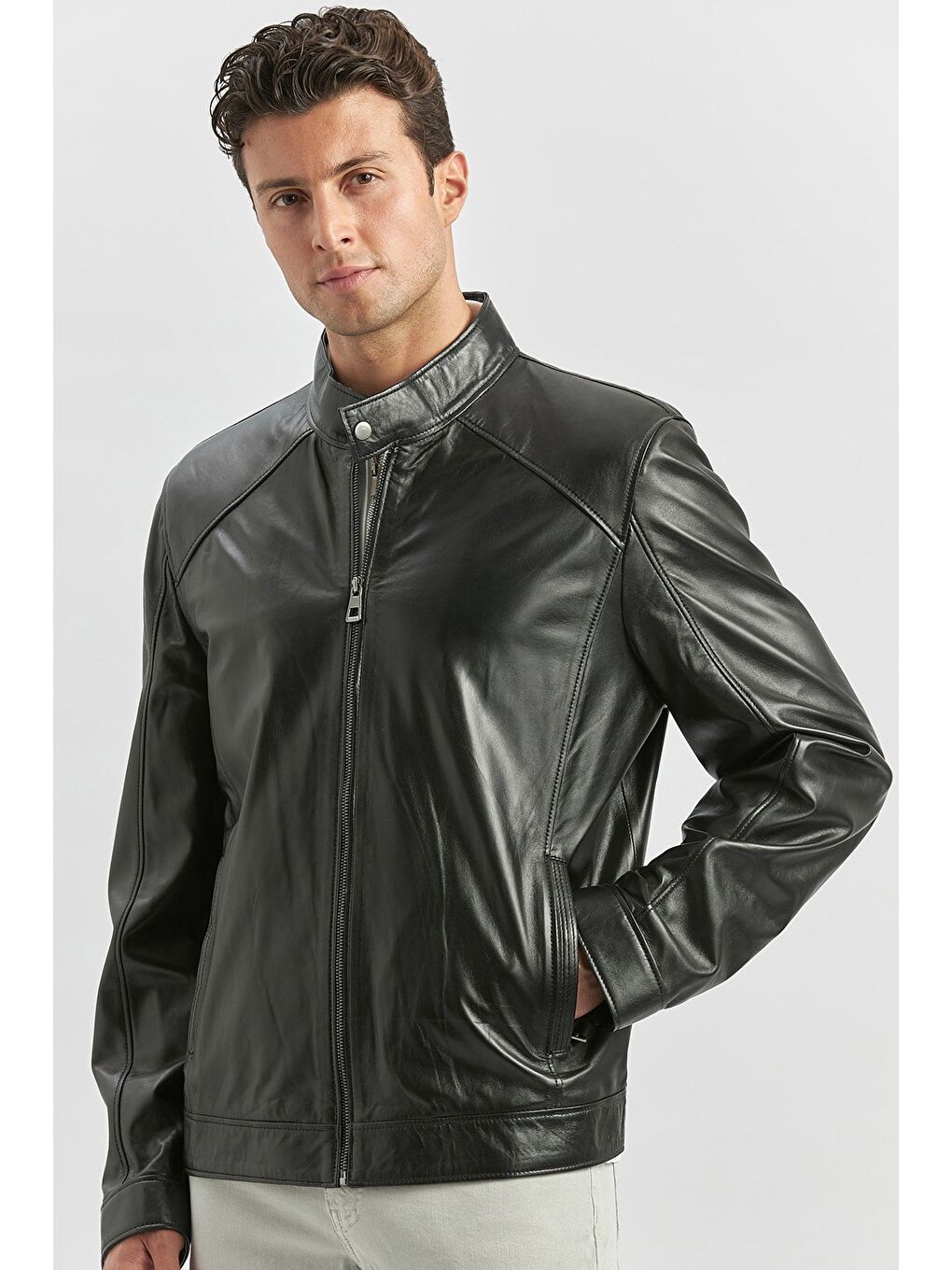 Siyah Hakiki Deri Dik Yaka Astarlı Slim Fit Dar Kesim Casual Deri Mont 1038235153-1