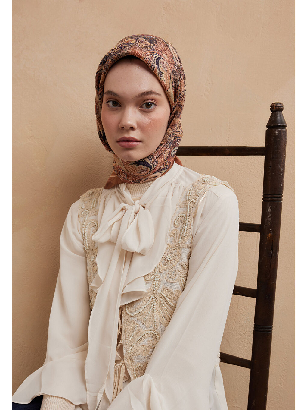 Kahverengi Amora Desen Pamuk İpek Eşarp Kiremit-2