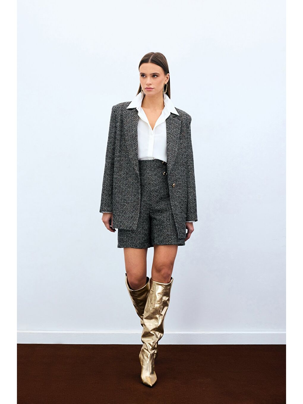 Kahverengi Düğme Detay Tüvit Şort - Kahve-5