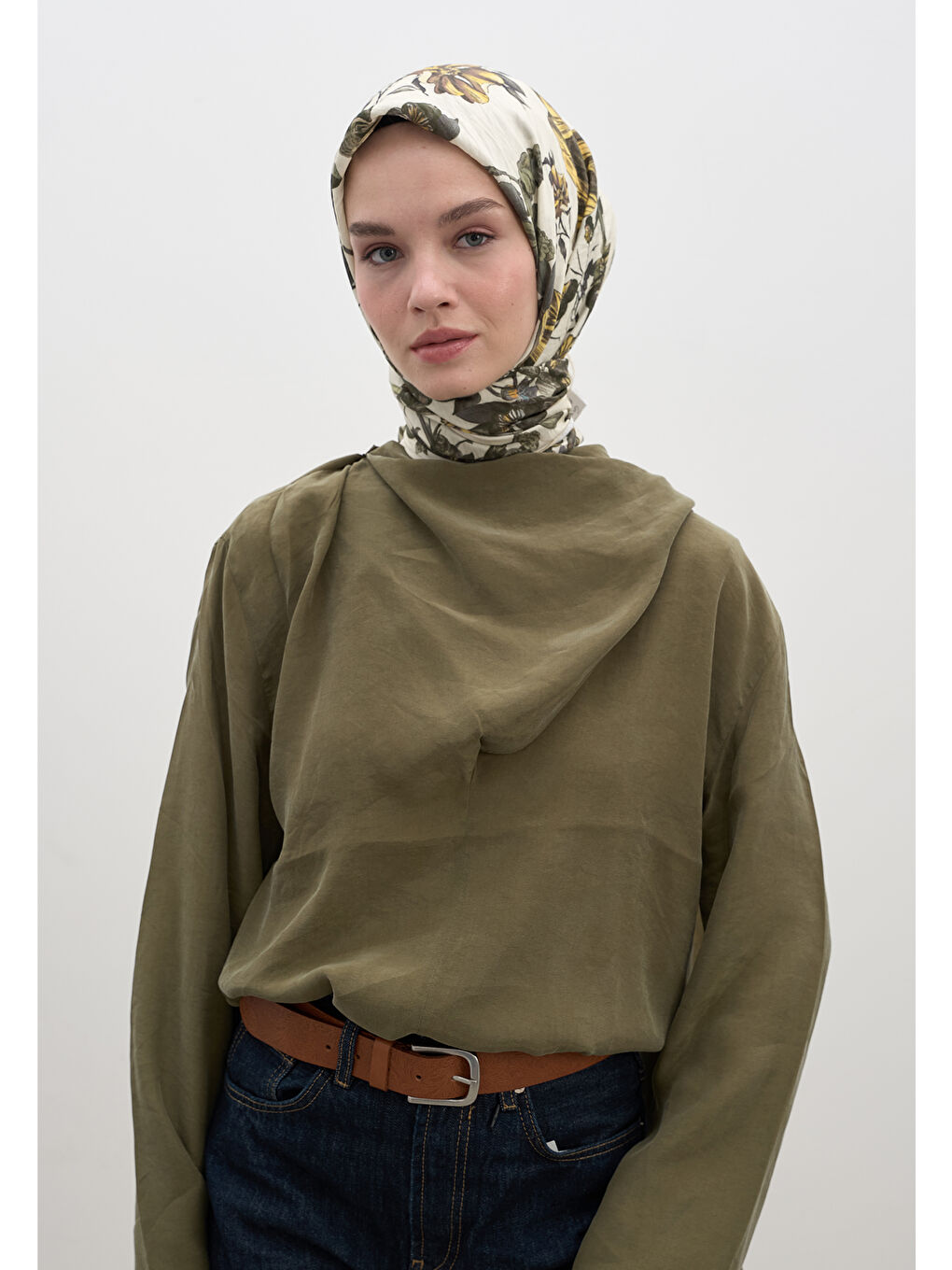 Gısele Desen Pamuklu Viskon Eşarp Bej-1