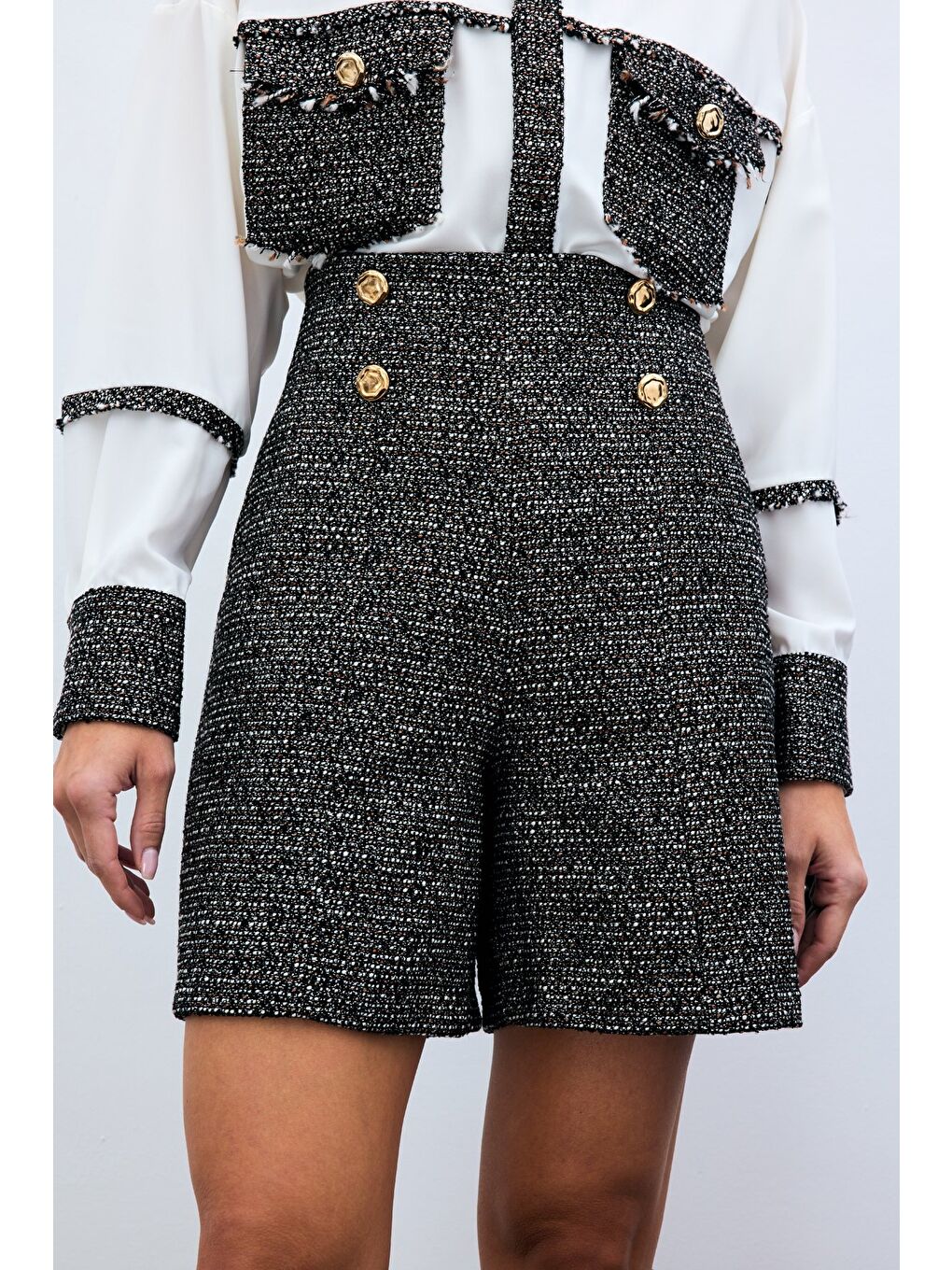 Kahverengi Düğme Detay Tüvit Şort - Kahve-6