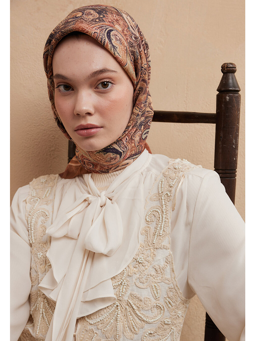 Kahverengi Amora Desen Pamuk İpek Eşarp Kiremit-3