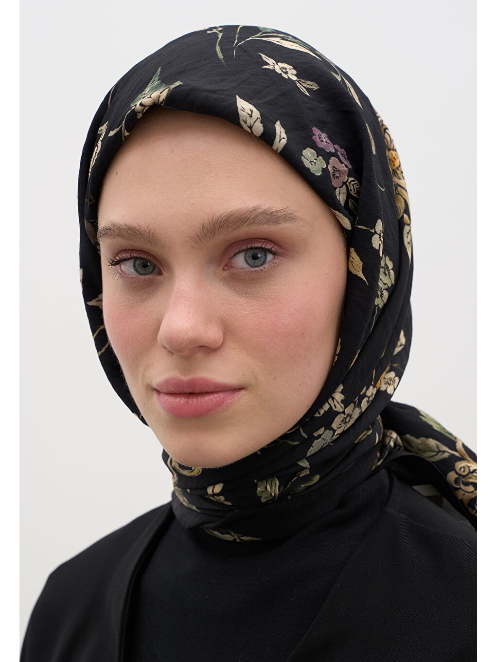 Jenephıe Desen Pamuklu Viskon Eşarp Siyah-2