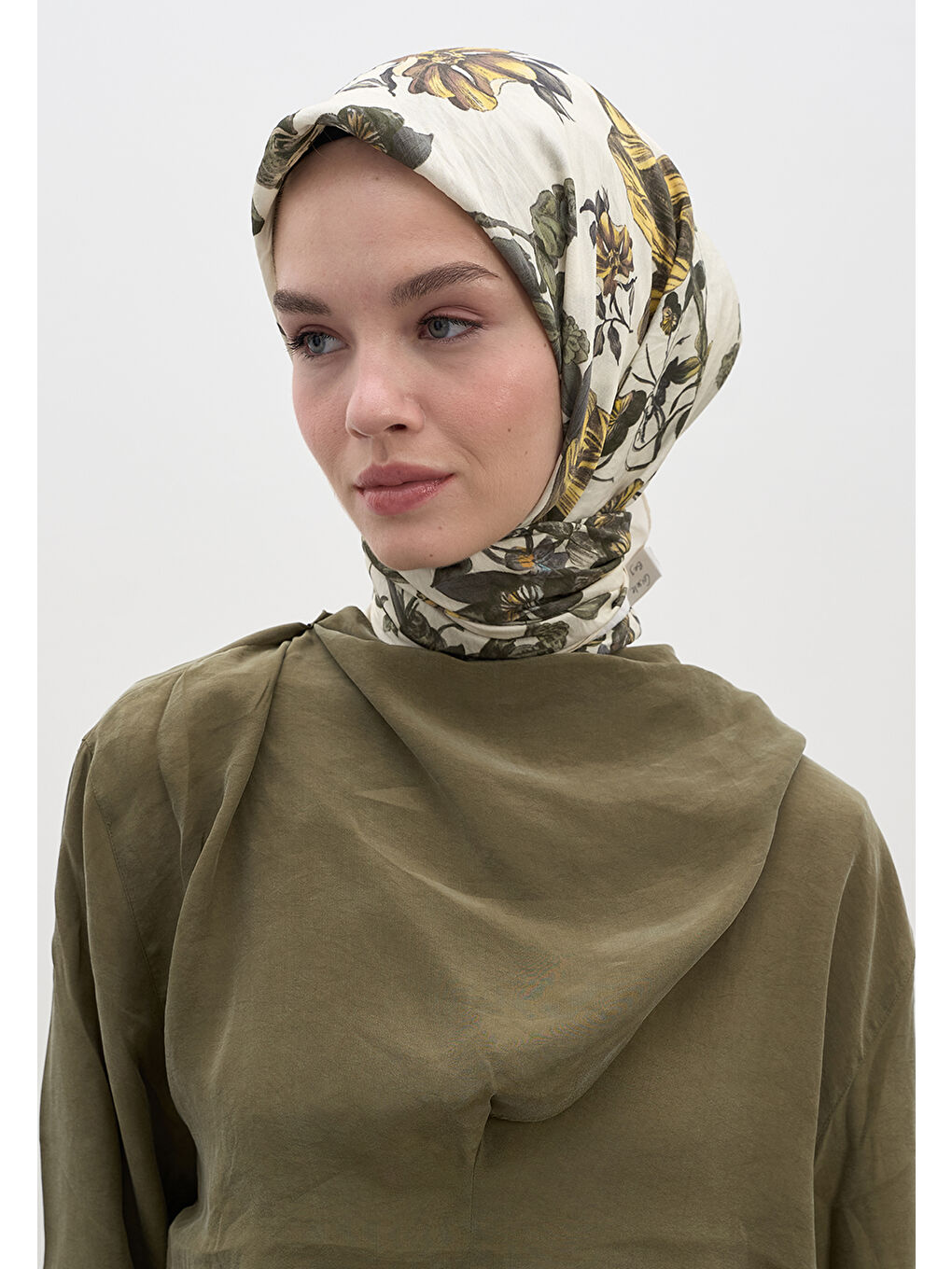 Gısele Desen Pamuklu Viskon Eşarp Bej-2