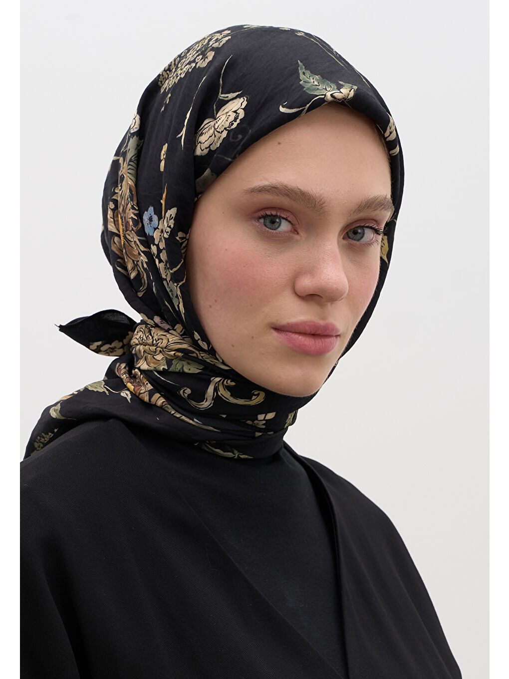 Jenephıe Desen Pamuklu Viskon Eşarp Siyah-3