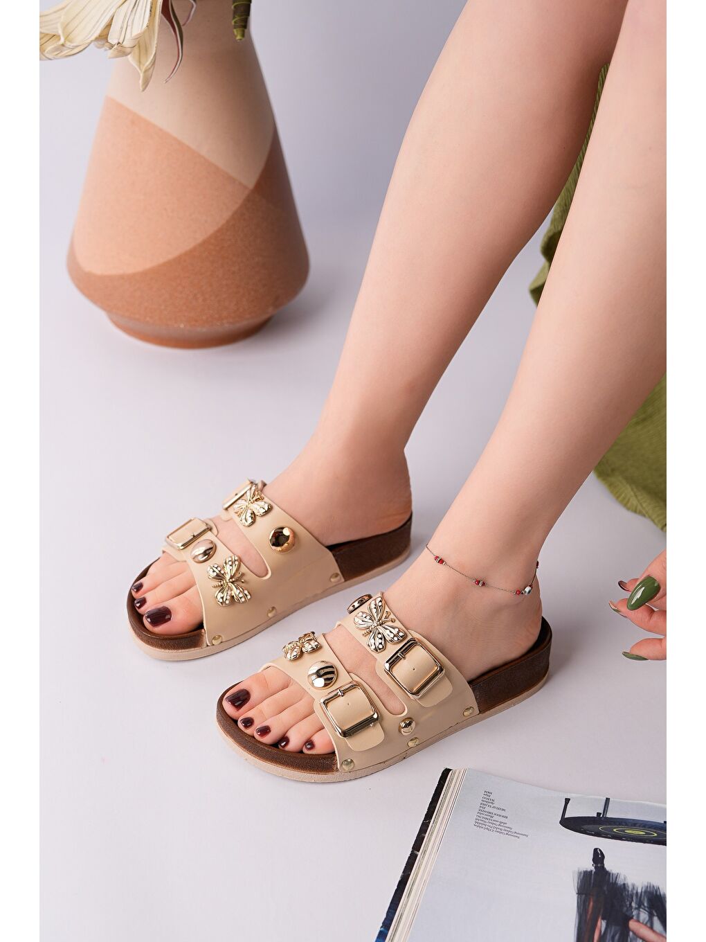 Bej NYSSA Kelebek Aksesuarlı Çift Tokalı Günlük Kadın Terlik-2