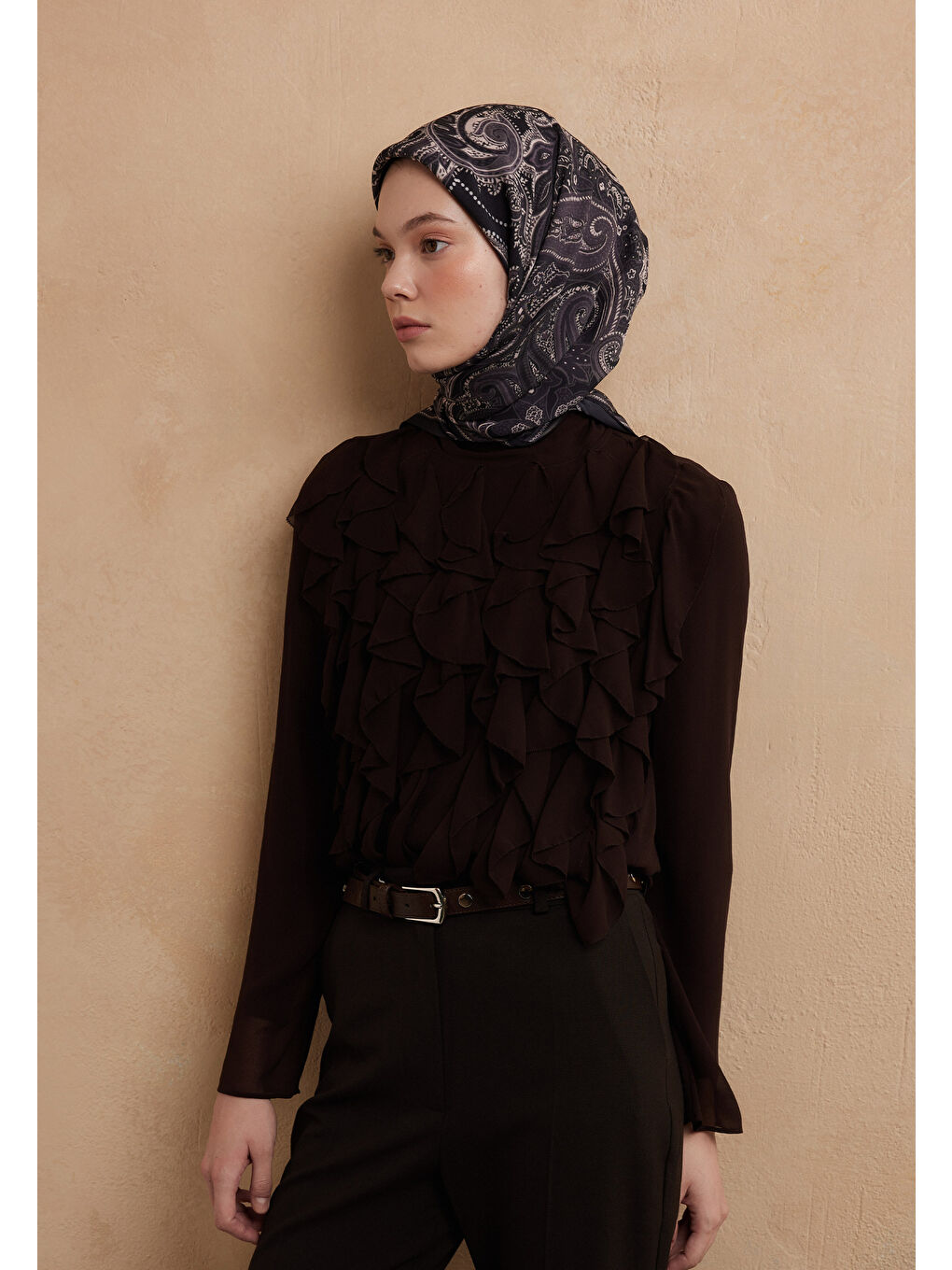 Dark Vıntage Desen Pamuk İpek Eşarp Siyah-3