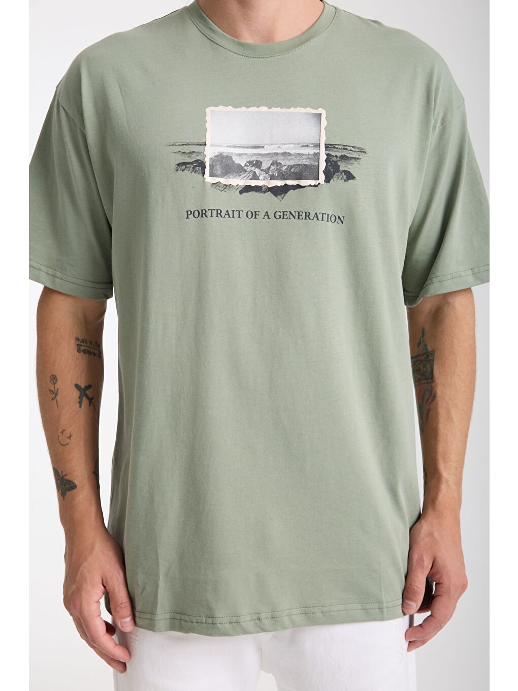 Turkuaz Erkek Su Yeşili Portra Ön Ve Arka Baskılı Oversize Bisiklet Yaka Tişört-5