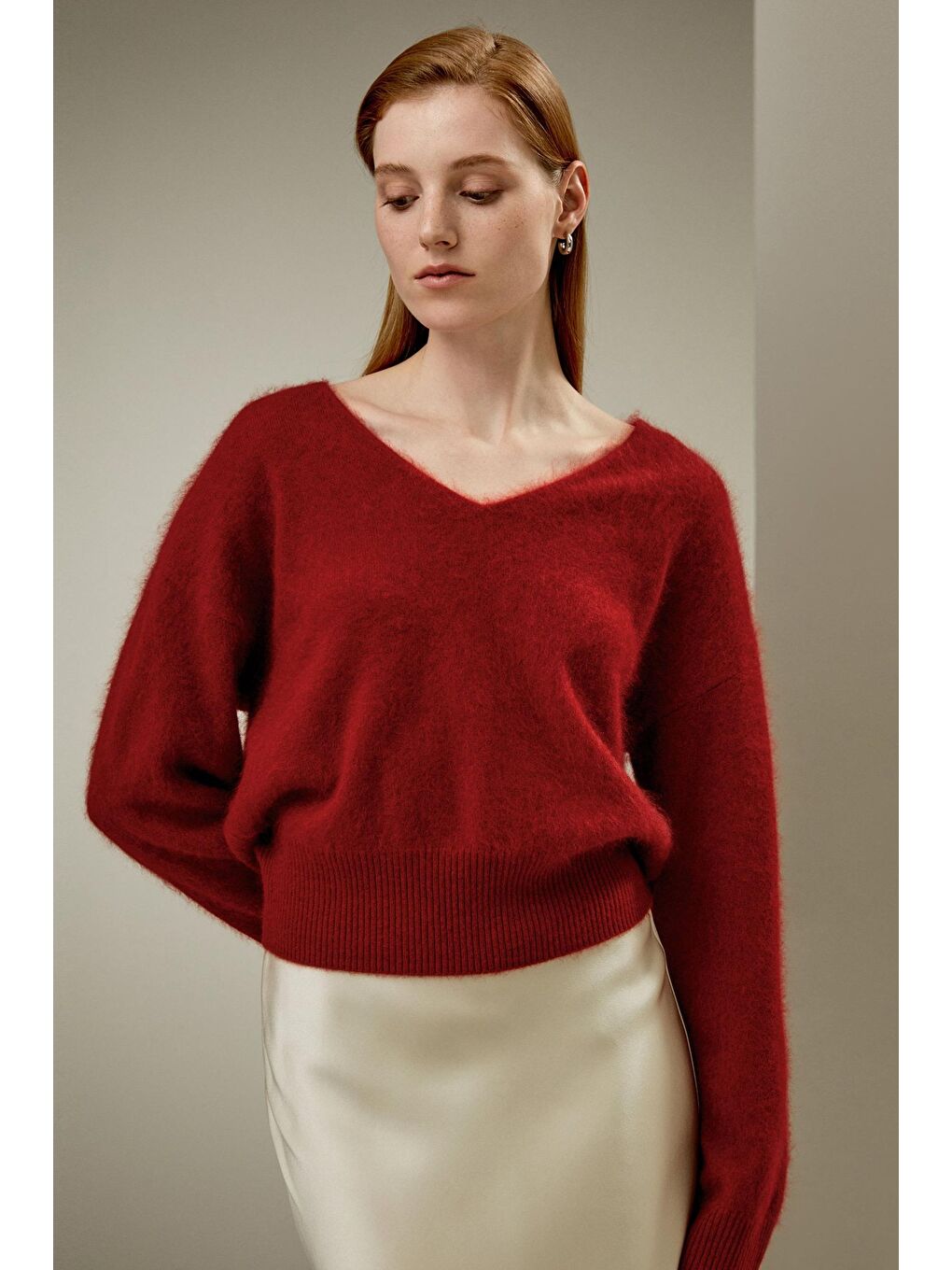 Kırmızı V Yaka Yumuşak Dokulu Kadın Kazak Mg2499