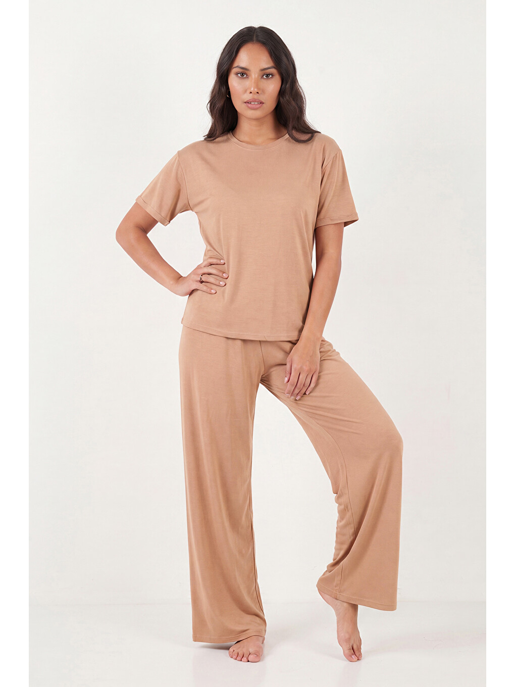 Bej Yumuşak Dokulu Bisiklet Yaka Lastikli Bel Kısa Kollu Kadın Pijama Takımı 65720102-1