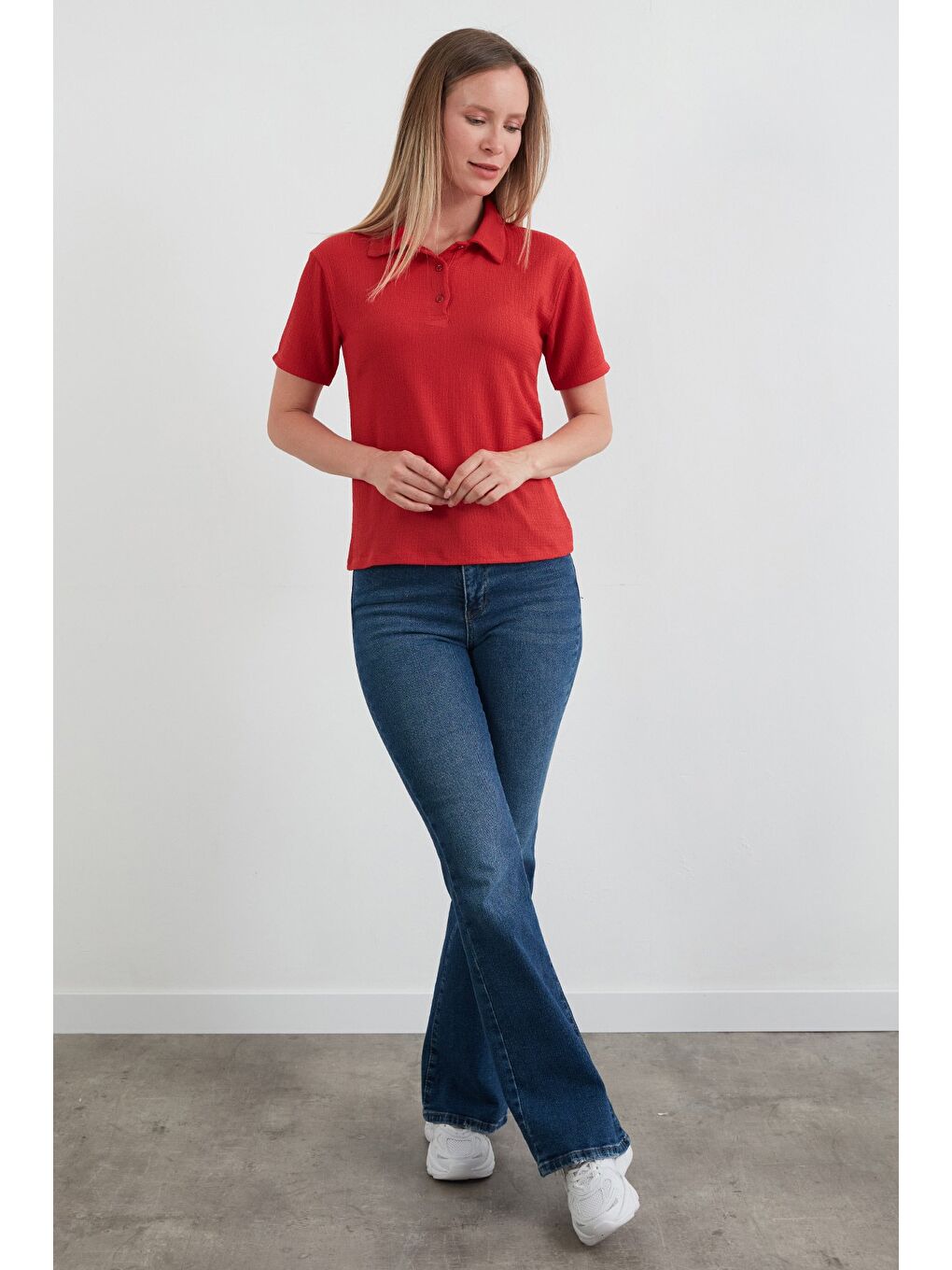 Kırmızı Bürümcük Kumaş Düğmeli Polo Yaka Tişört-1