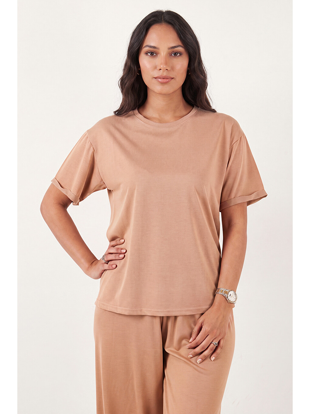 Bej Yumuşak Dokulu Bisiklet Yaka Lastikli Bel Kısa Kollu Kadın Pijama Takımı 65720102-2