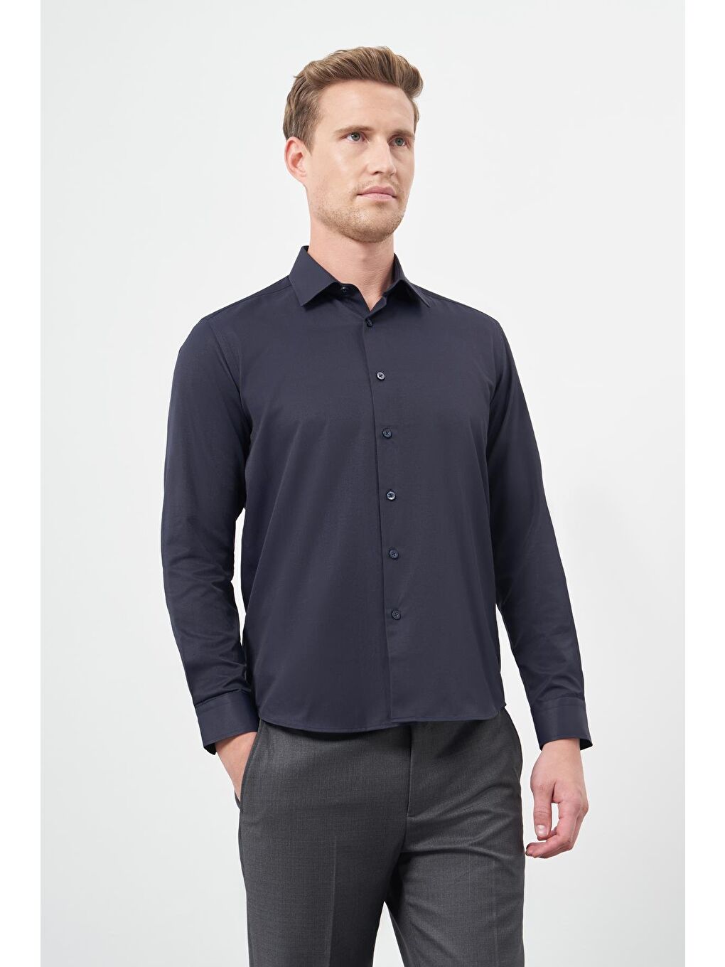 Koyu Lacivert Uzun Kol Düz Bez Ayağı Sert Yaka Cepsiz Pamuklu Classic Slim Fit Gömlek 1004245267-2