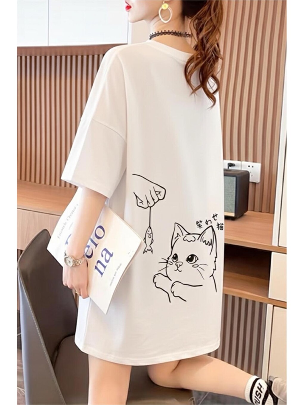 Beyaz Fish And Kadın Oversize Basic Bisiklet Yaka Pamuklu T-shirt Rahat Kesim Unisex