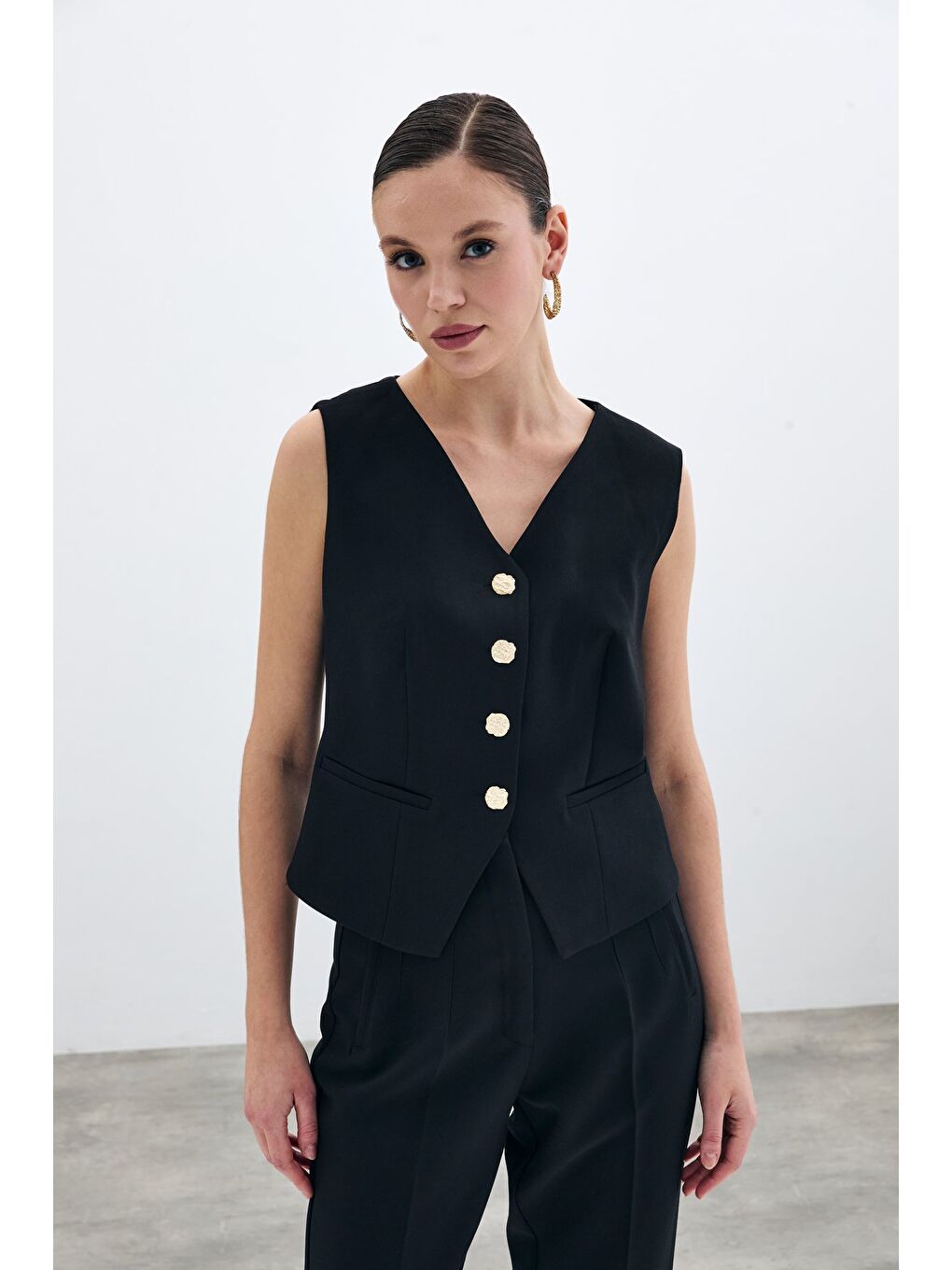 Düğmeli Kısa Yelek - Siyah-1