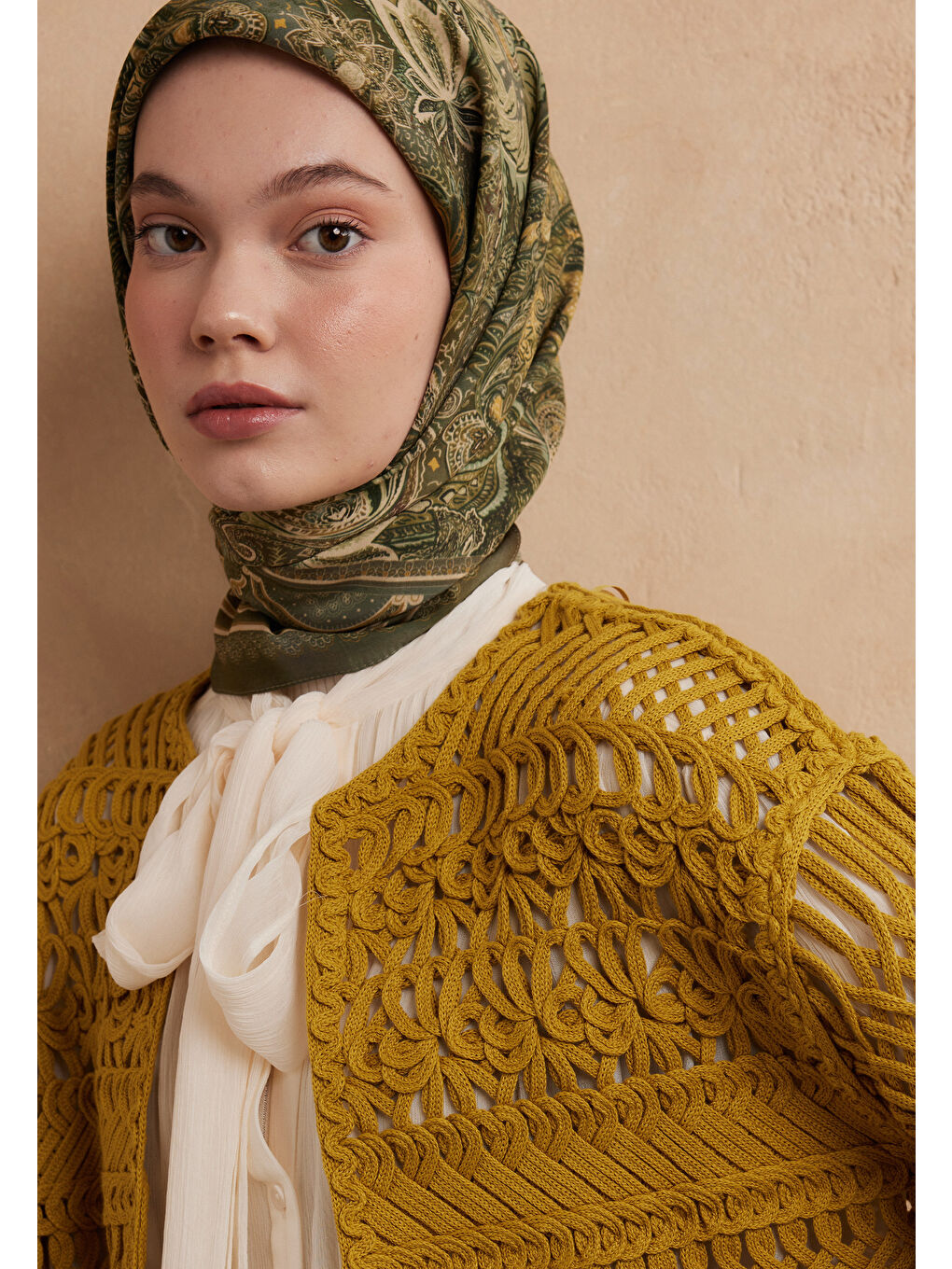 Amora Desen Pamuk İpek Eşarp Haki-3