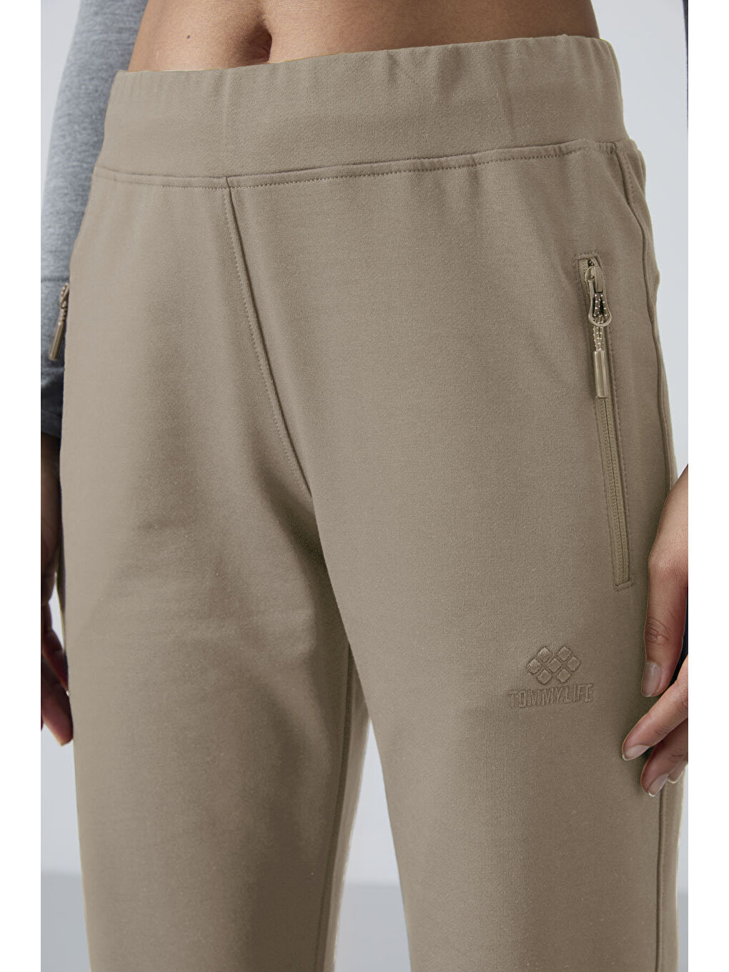 Koyu Bej Fermuar Cepli Rahat Form Klasik Paça Kadın Eşofman Alt - 94195-3