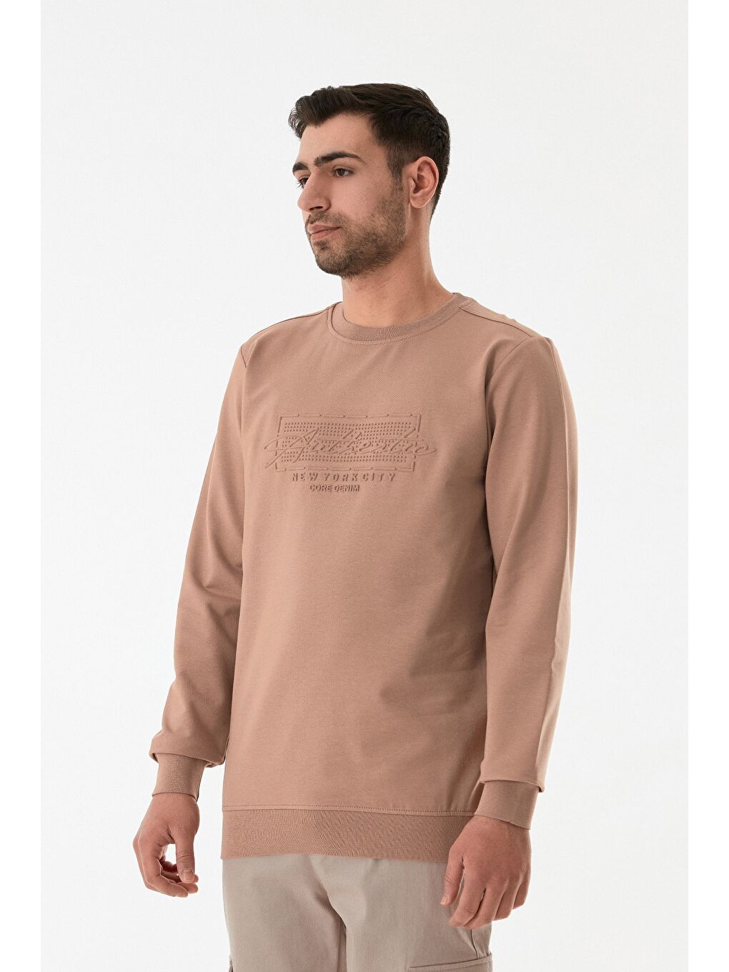 Kahverengi Kabartma Desenli Bisiklet Yaka Sweatshirt