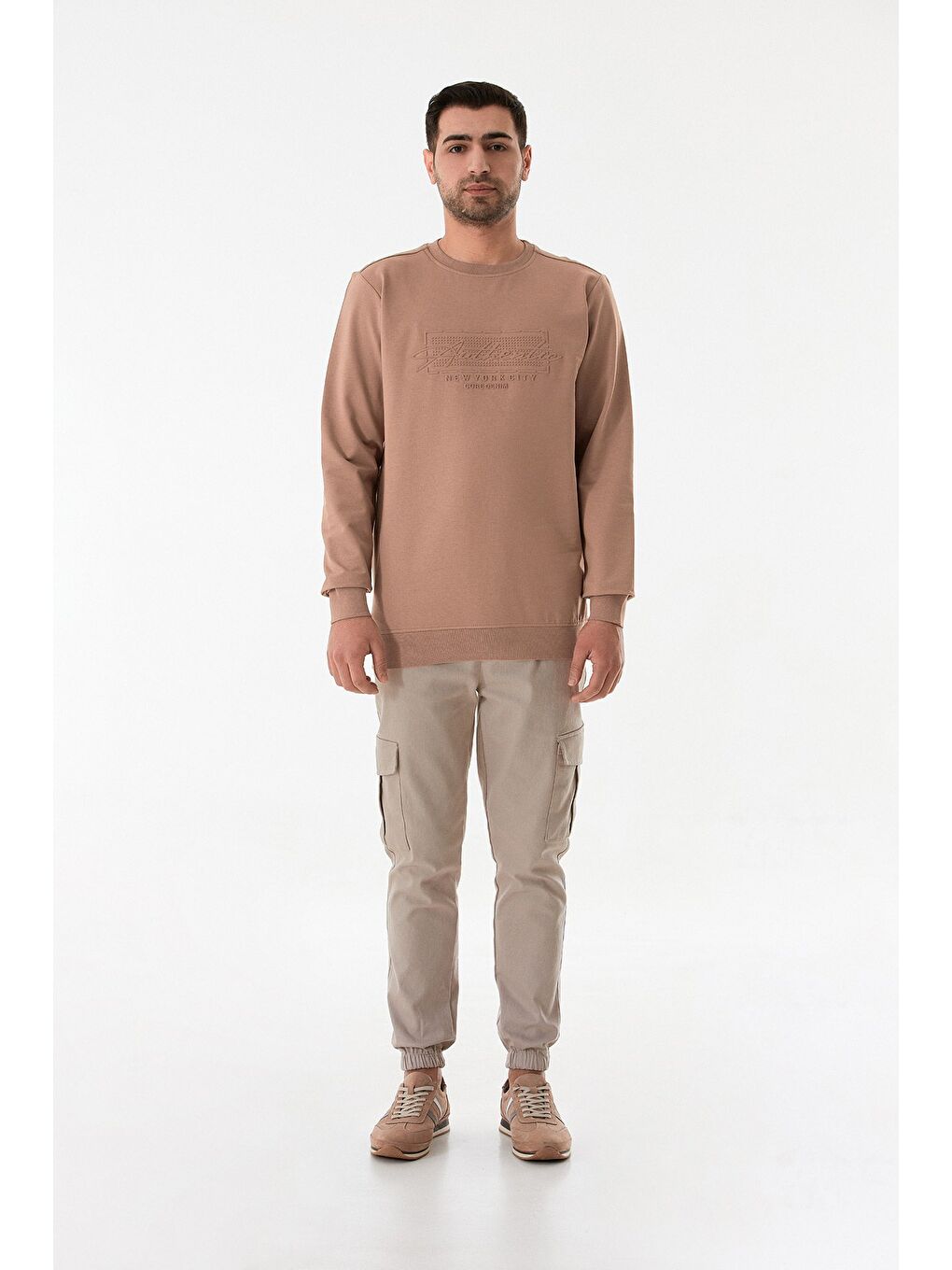 Kahverengi Kabartma Desenli Bisiklet Yaka Sweatshirt-1