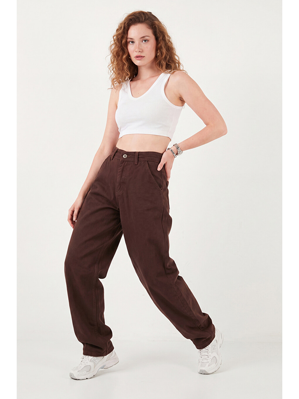 Kahverengi Pamuklu Yüksek Bel Daralan Paça Baggy Jean Pantolon 66930083-1