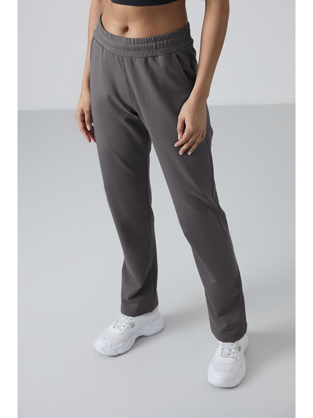 Koyu Gri Yüksek Bel Cepli Rahat Form Klasik Paça Kadın Eşofman Alt - 94584-3