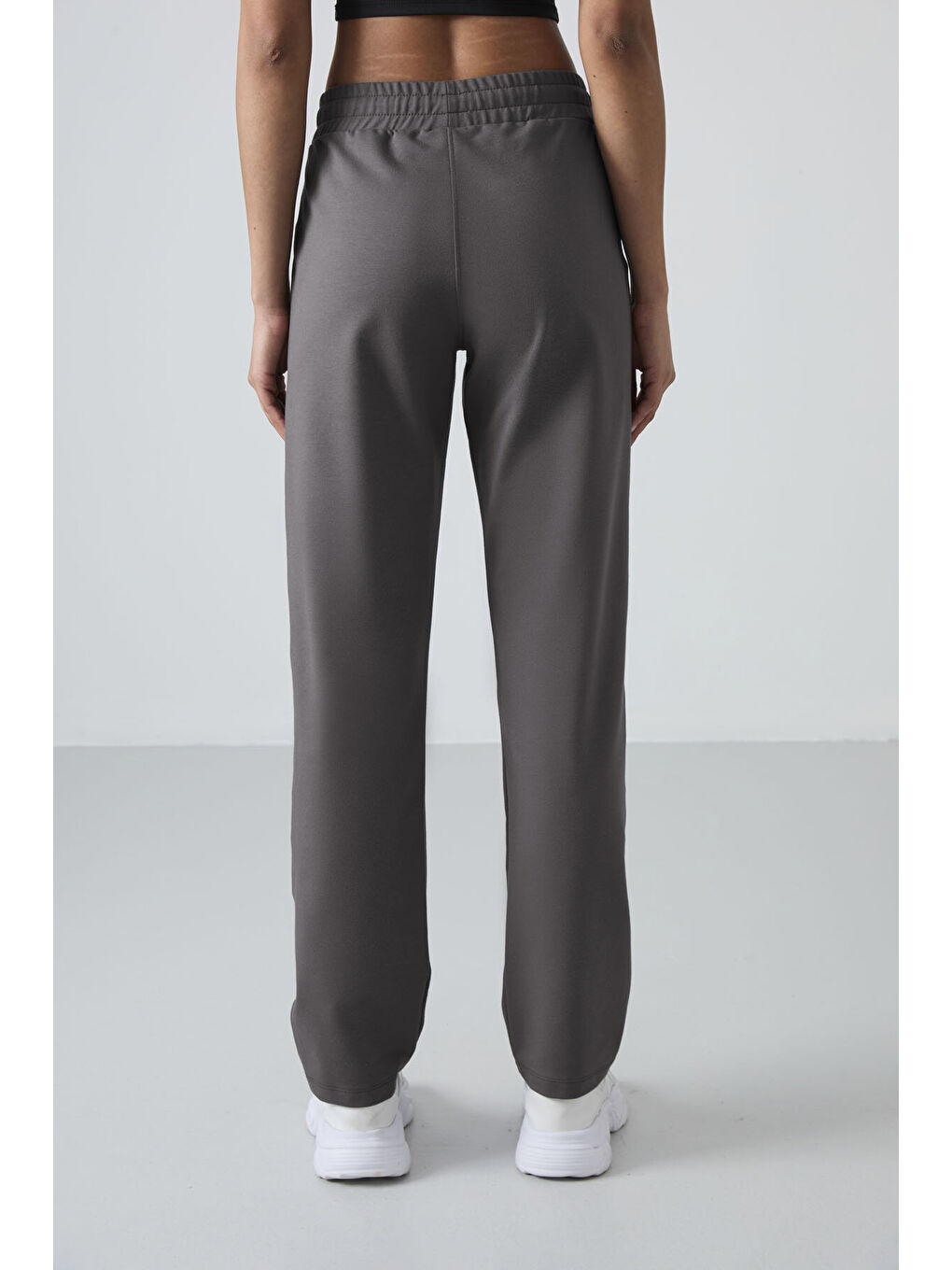 Koyu Gri Yüksek Bel Cepli Rahat Form Klasik Paça Kadın Eşofman Alt - 94584-4