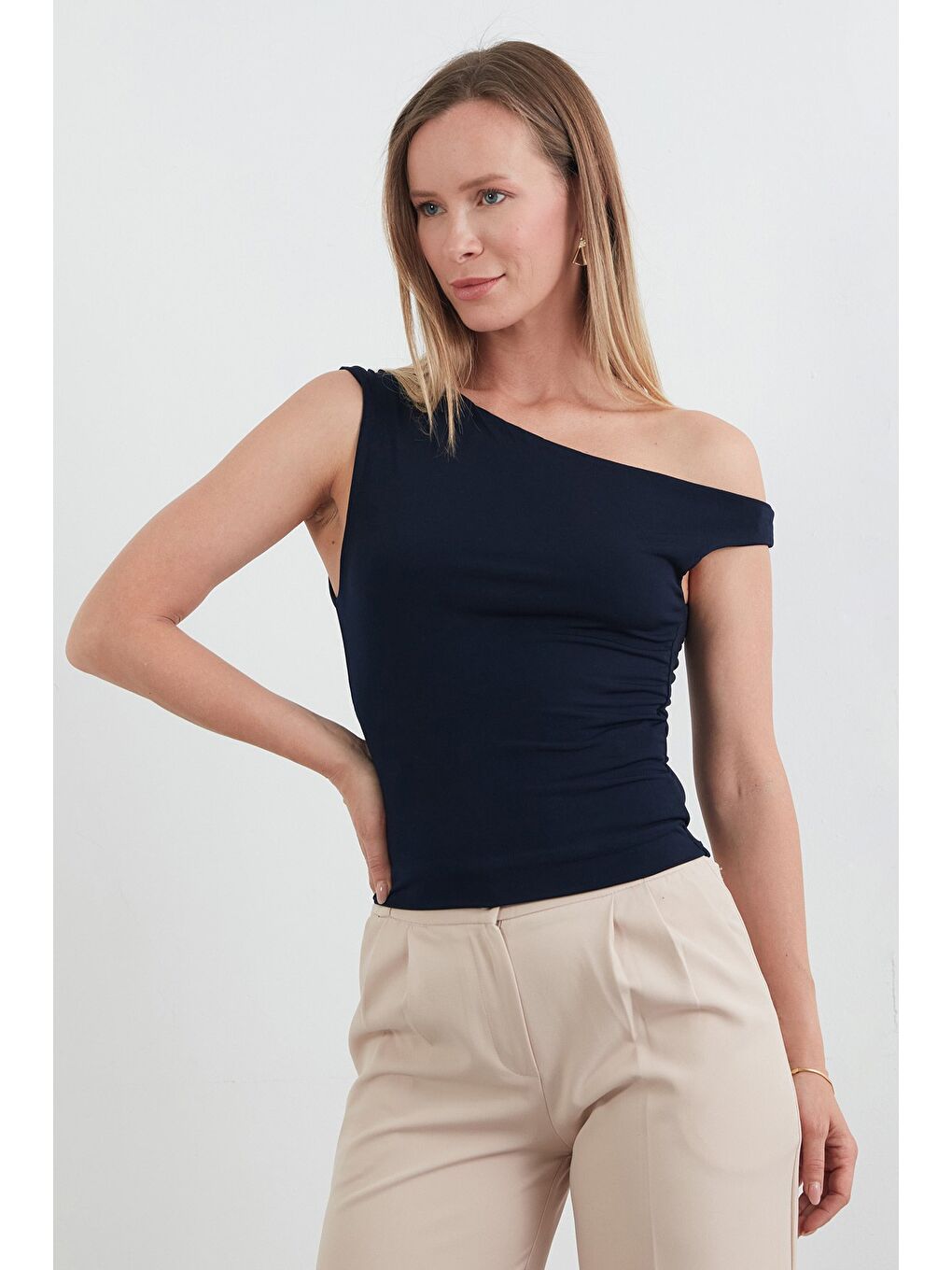 Lacivert Yanları Drapeli Tek Kol Bluz-2