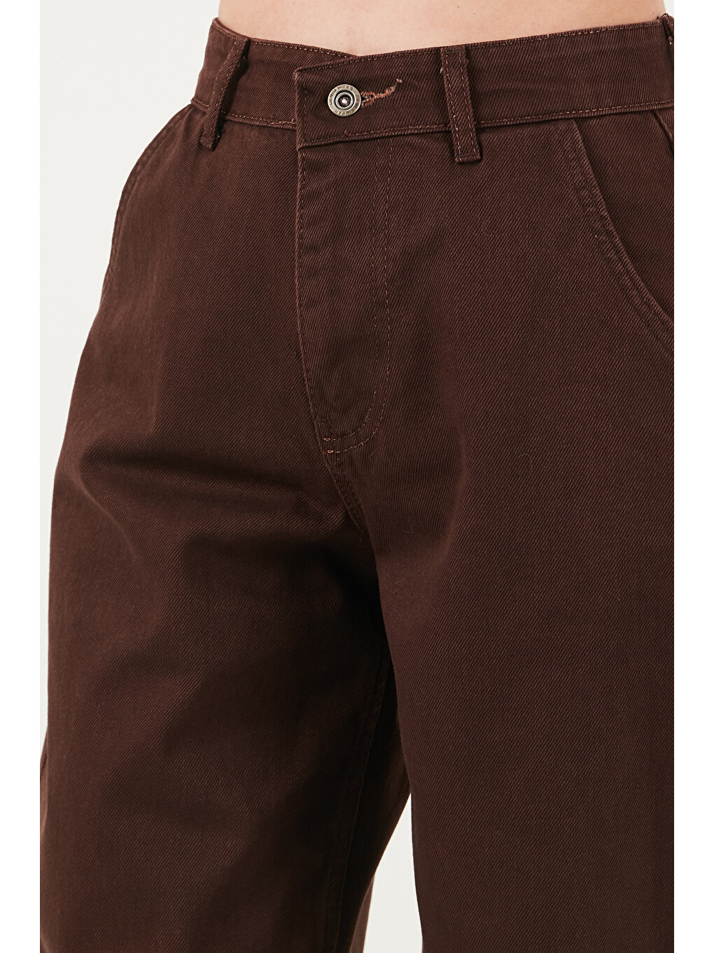 Kahverengi Pamuklu Yüksek Bel Daralan Paça Baggy Jean Pantolon 66930083-5