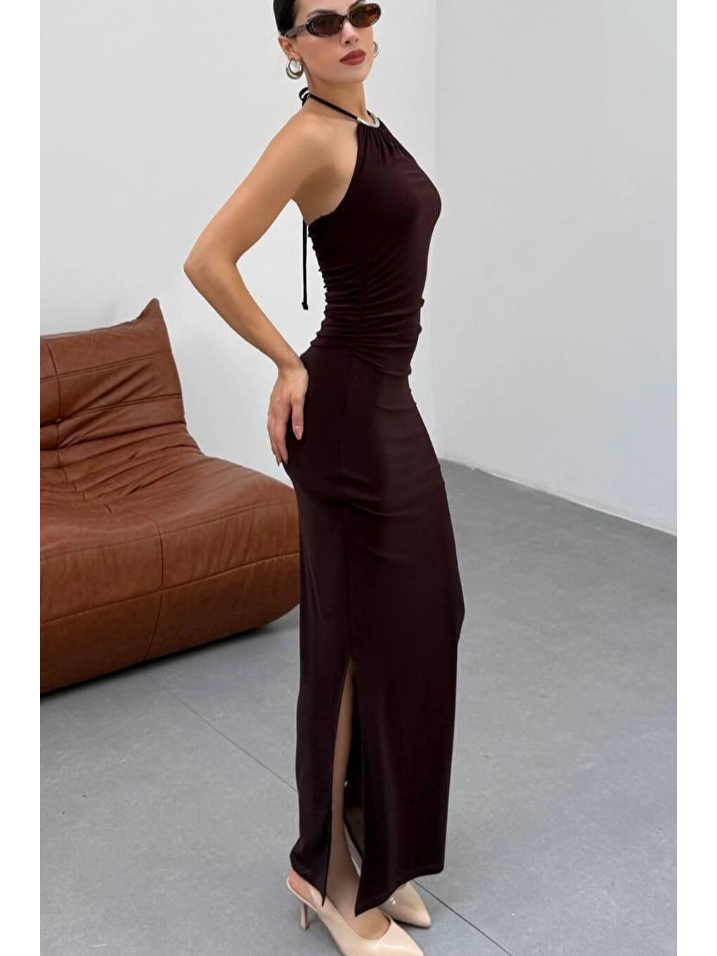 Kahverengi Kadın Kahve Aksesuarlı Lastikli Uzun Elbise 13956-1
