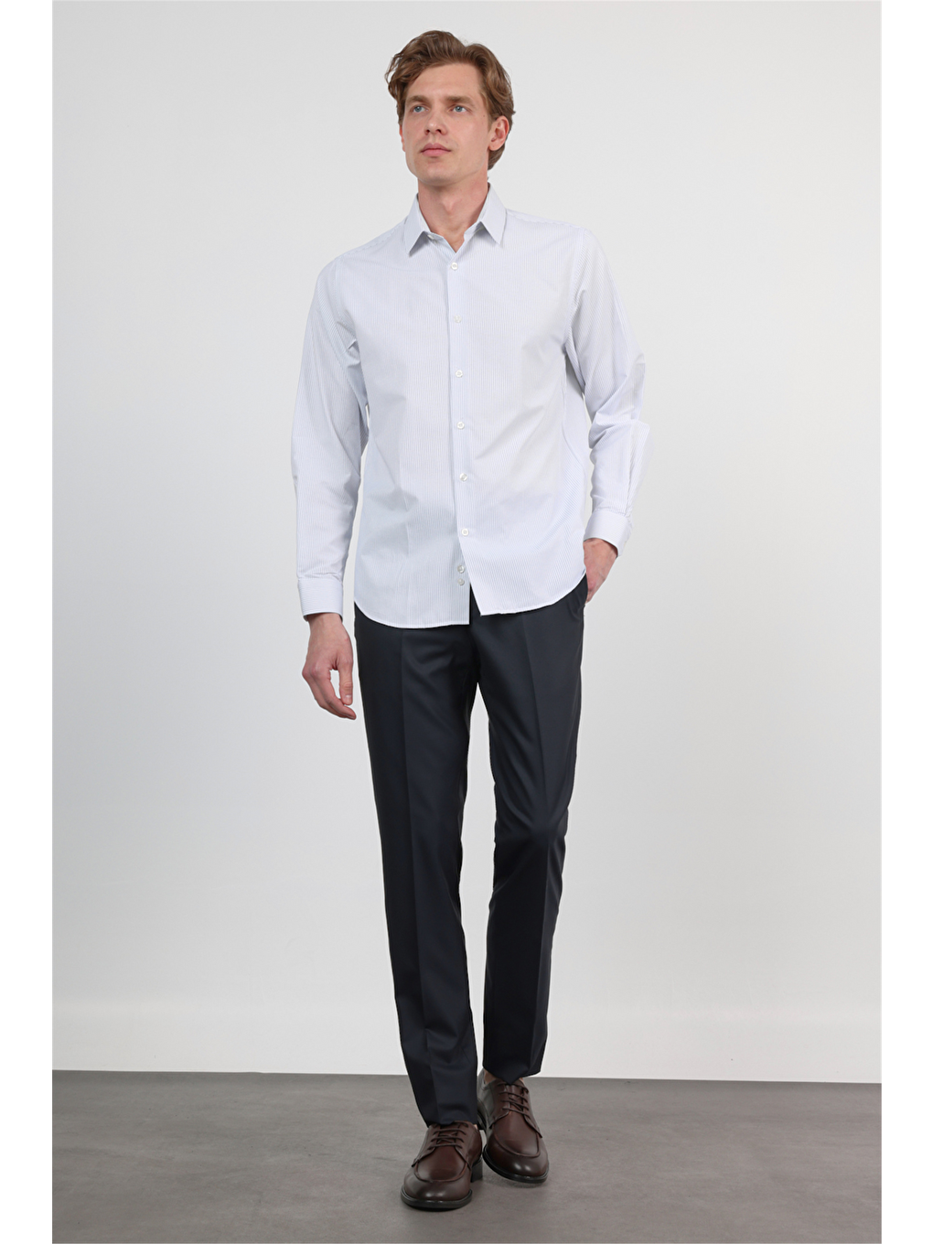 Beyaz Sert Yaka Uzun Kol Cepsiz Slim Fit Pamuklu Gömlek 1004260210-1