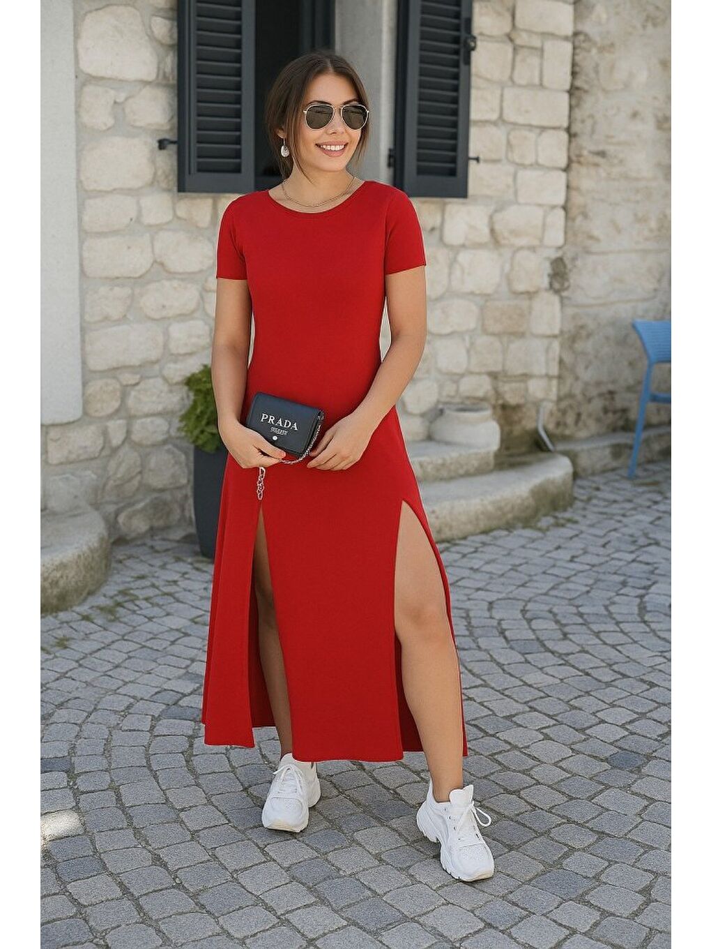 Kırmızı Kadın Kısa Kollu Sırt Dekolteli Yırtmaç Detaylı Viskon Elbise