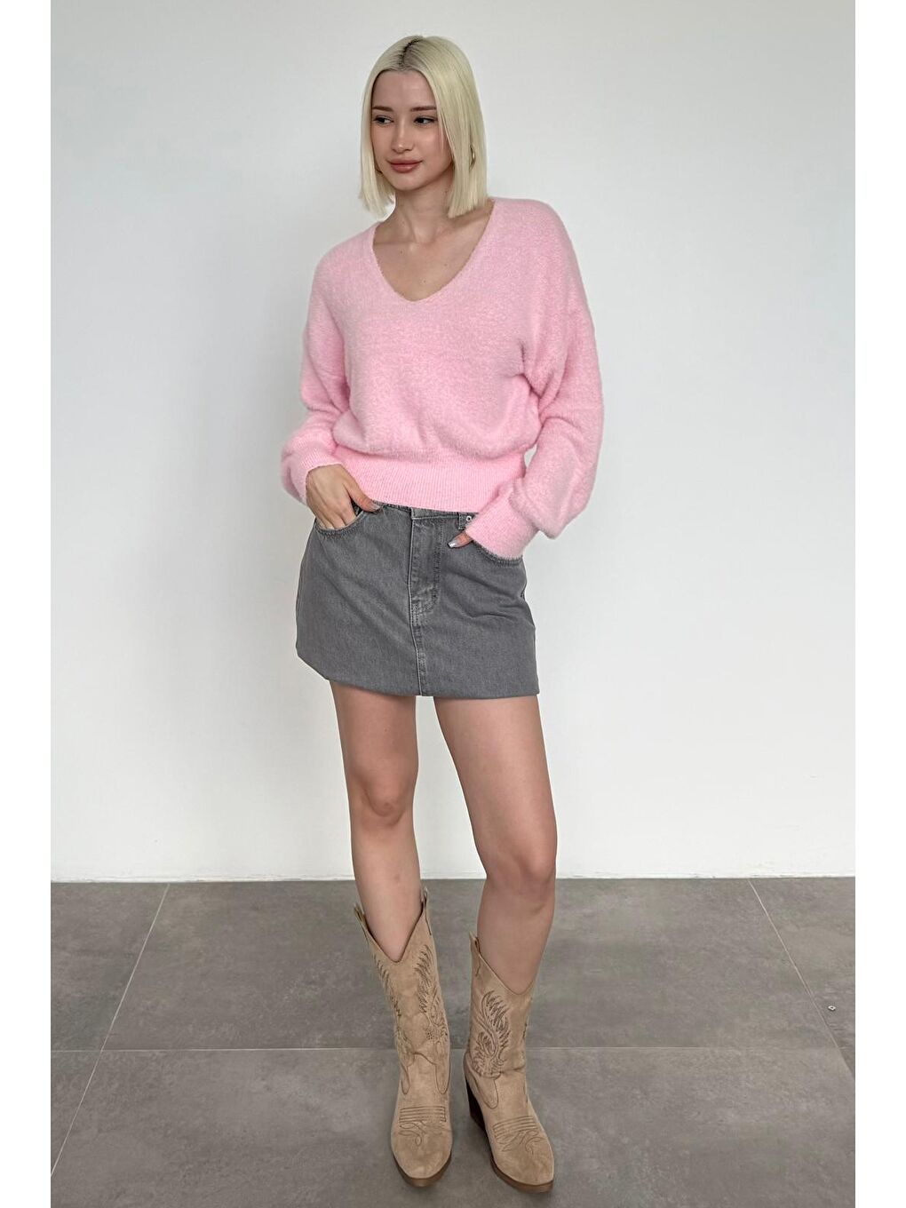 Pembe V Yaka Yumuşak Dokulu Kadın Kazak Mg2499-3