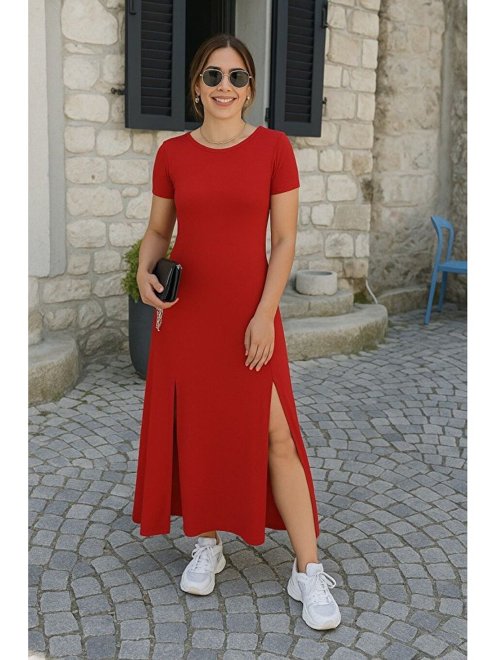 Kırmızı Kadın Kısa Kollu Sırt Dekolteli Yırtmaç Detaylı Viskon Elbise-1