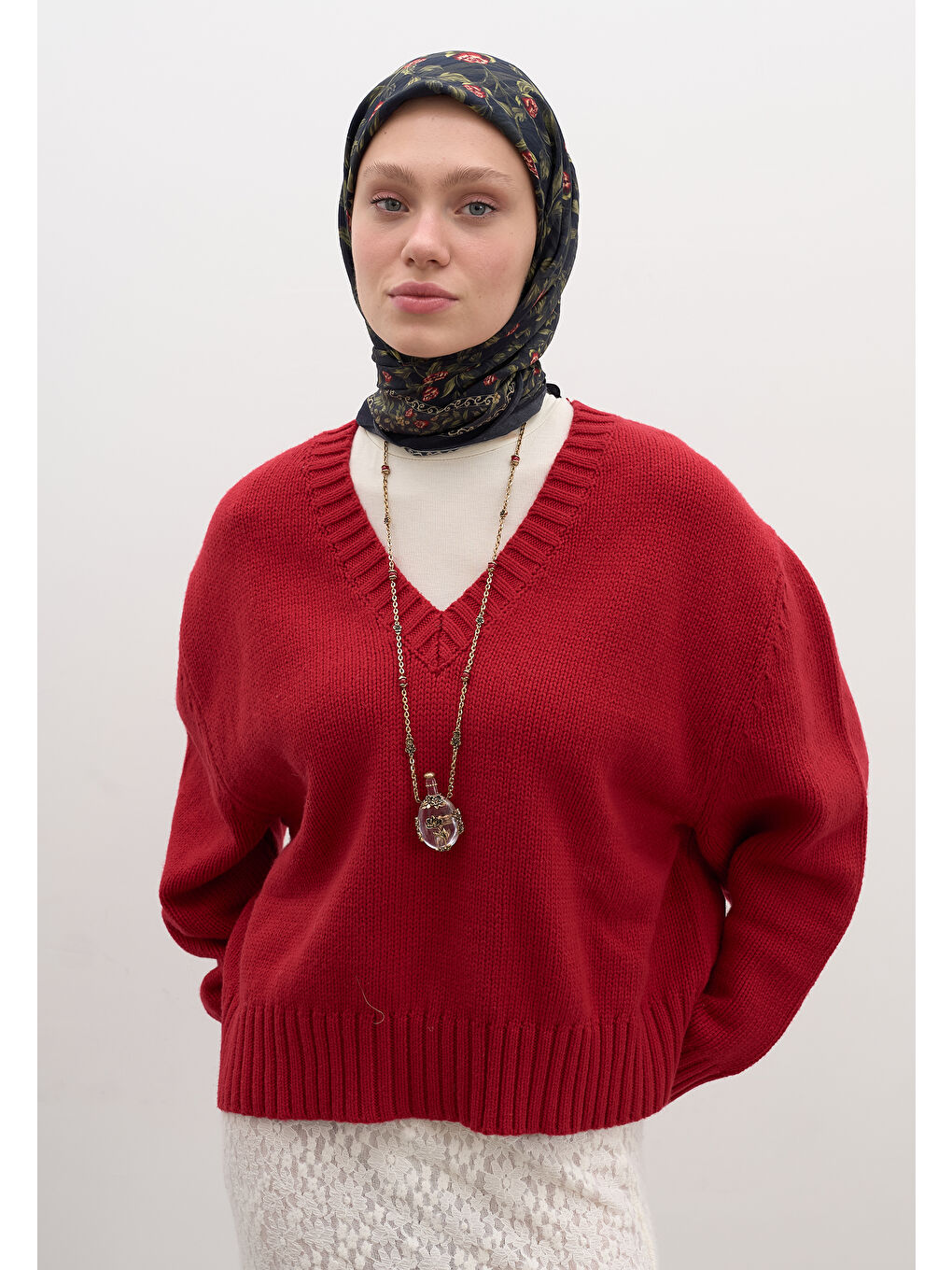 Leana Desen Pamuklu Viskon Eşarp Siyah-2