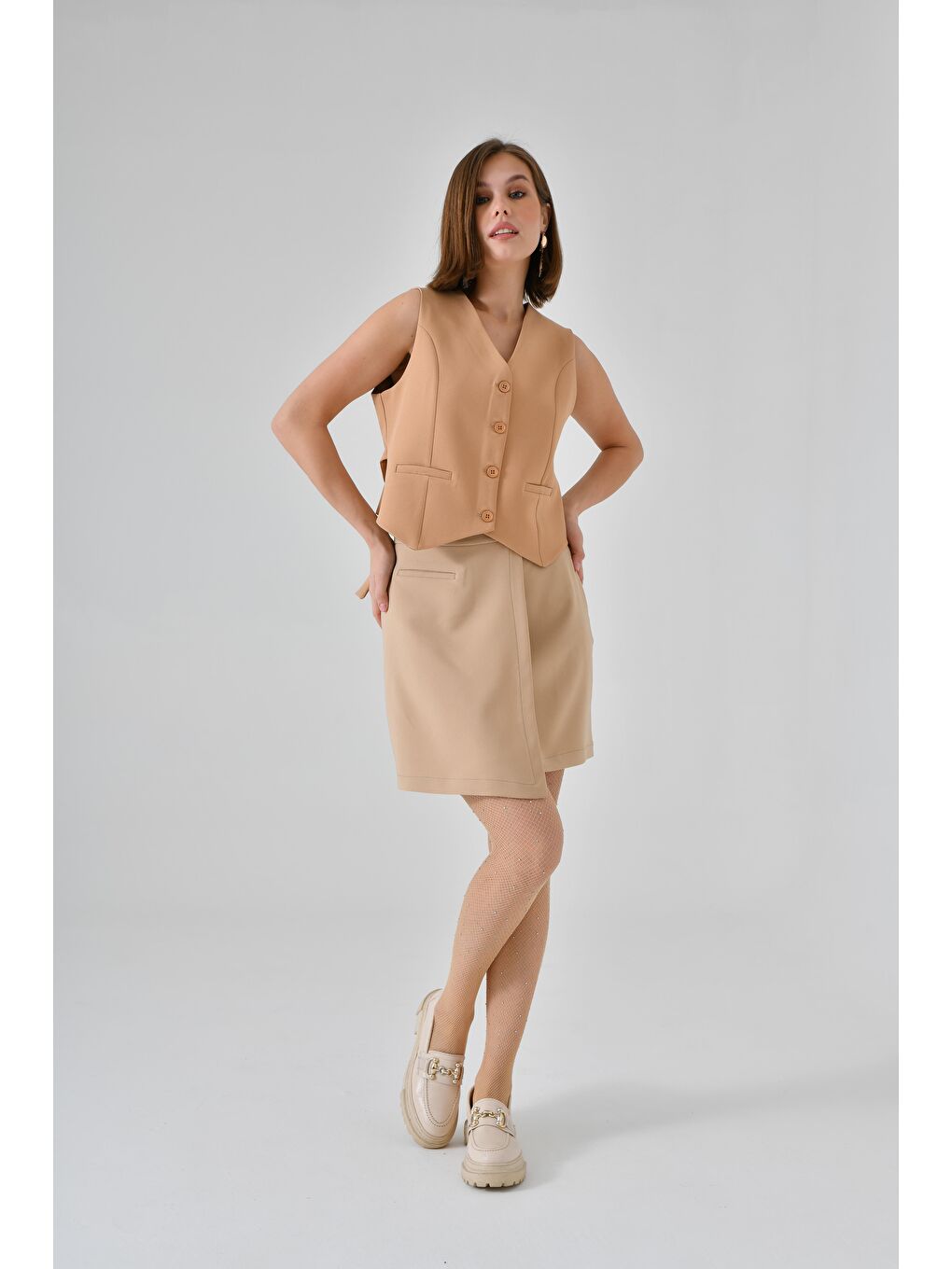 Bej Vizon Bağlamalı V Yaka Yelek-1