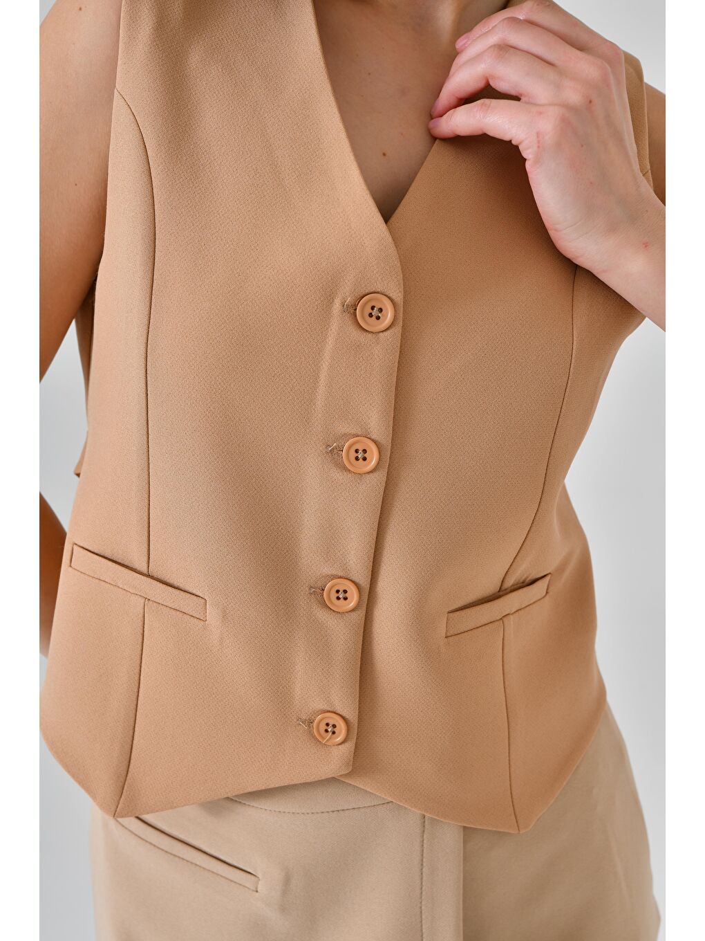 Bej Vizon Bağlamalı V Yaka Yelek-3