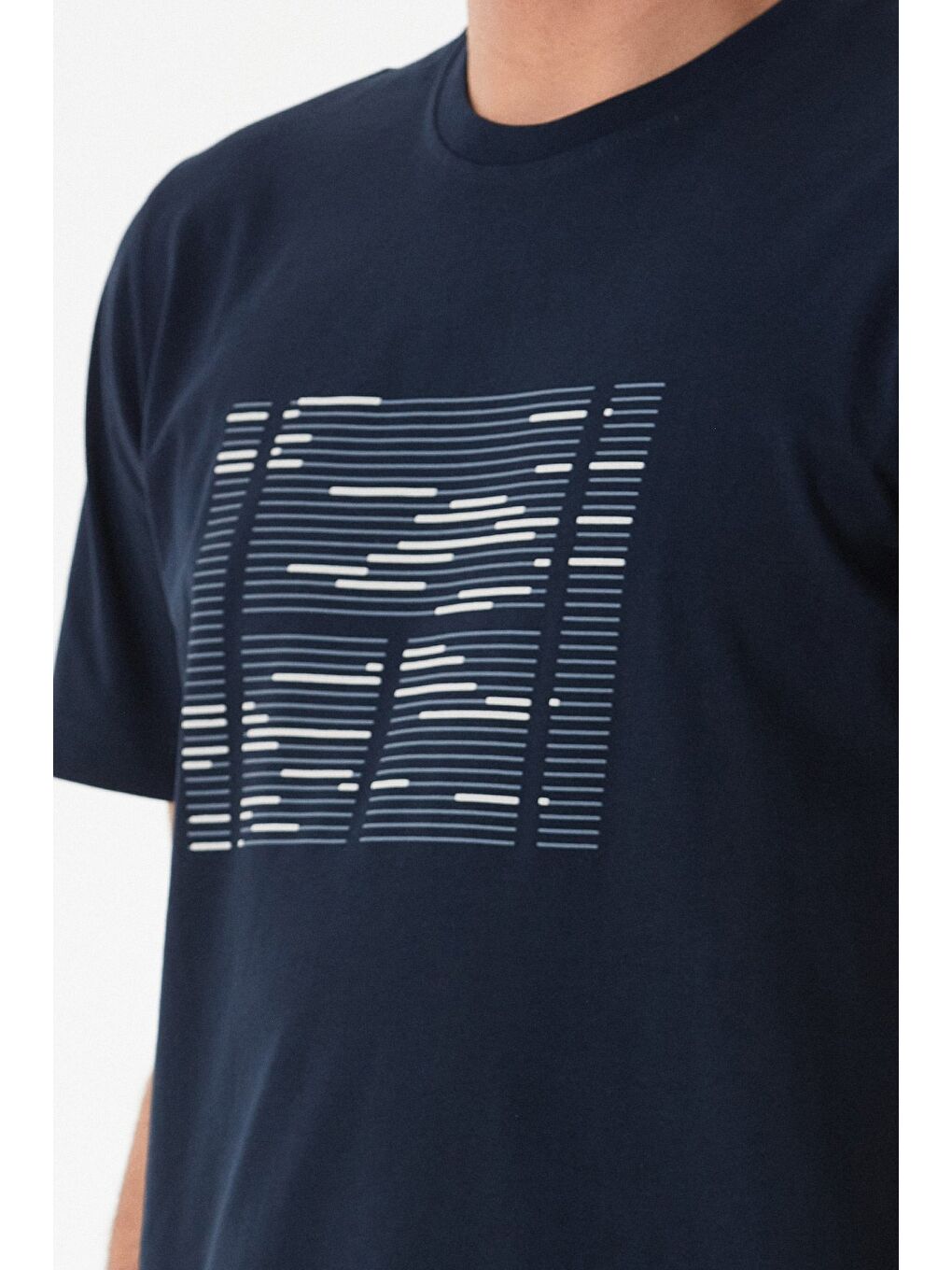 Lacivert Kabartma Baskılı Bisiklet Yaka Tişört-4