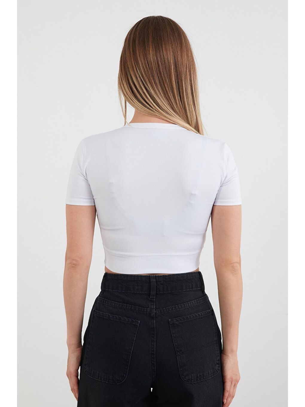 Beyaz Basic Yarım Fermuarlı Dalgıç Kumaş Crop Tişört-3