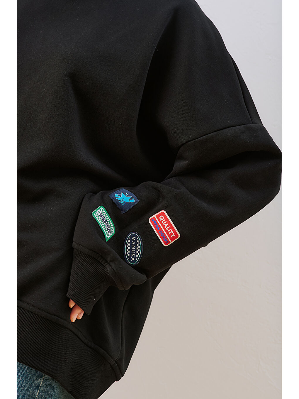 Oversıze Etiketli Sweatshırt Siyah-4