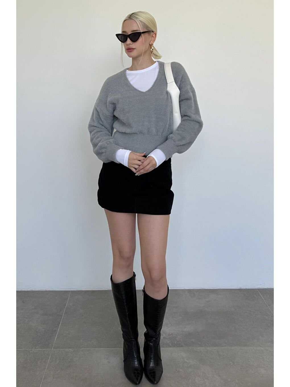 Gri V Yaka Yumuşak Dokulu Kadın Kazak Mg2499-5