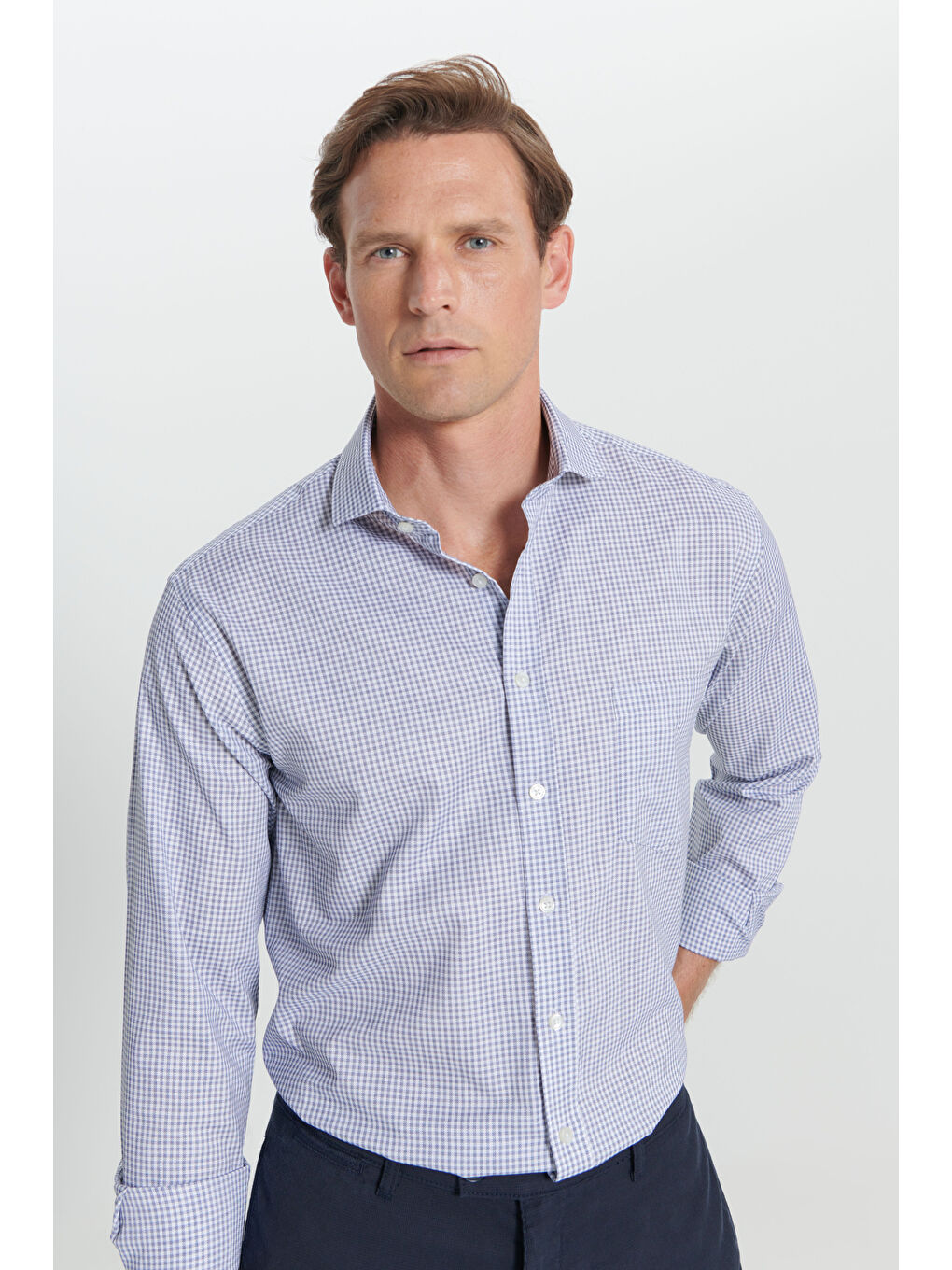 Erkek Beyaz-Mavi Regular Fit Normal Kesim %100 Pamuk Klasik Yaka Kareli Cepli Gömlek