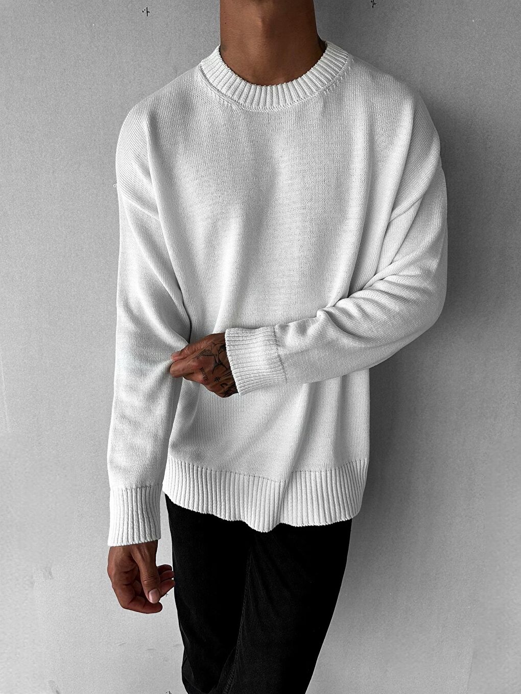 Erkek Oversize Mickey Mouse Kabartma Baskılı Kazak Beyaz-3