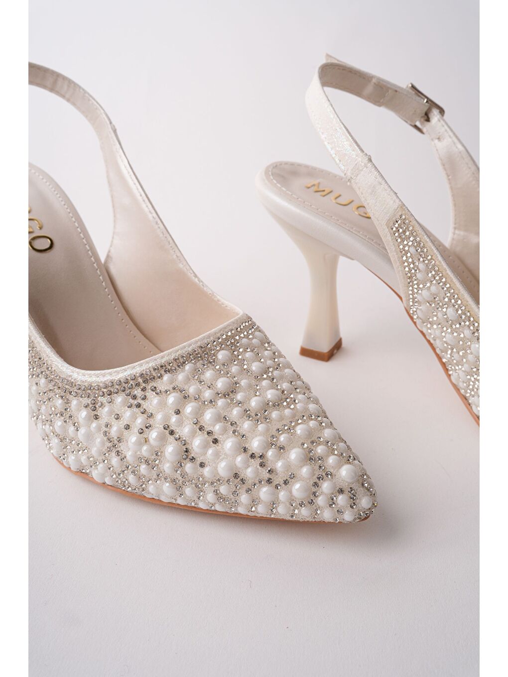 Beyaz ELEGANT Taş ve İnci İşlemeli Arkası Açık Topuklu Abiye Ayakkabı-1