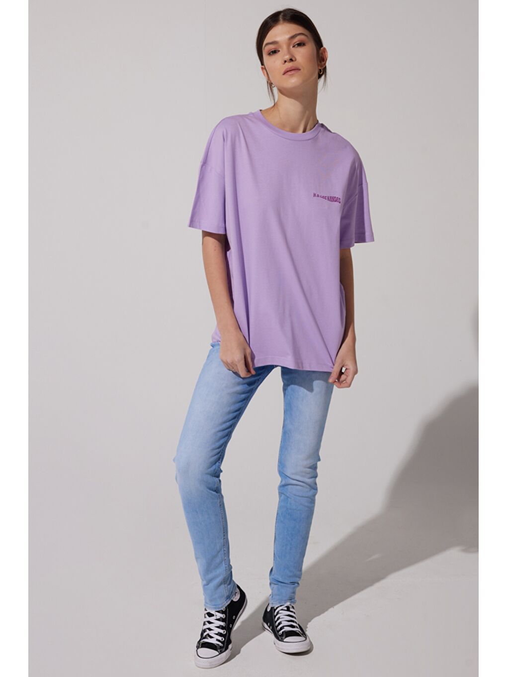 Gri Loose Fit Rahat Kesim %100 Pamuk Bisiklet Yaka Lila Tişört-3